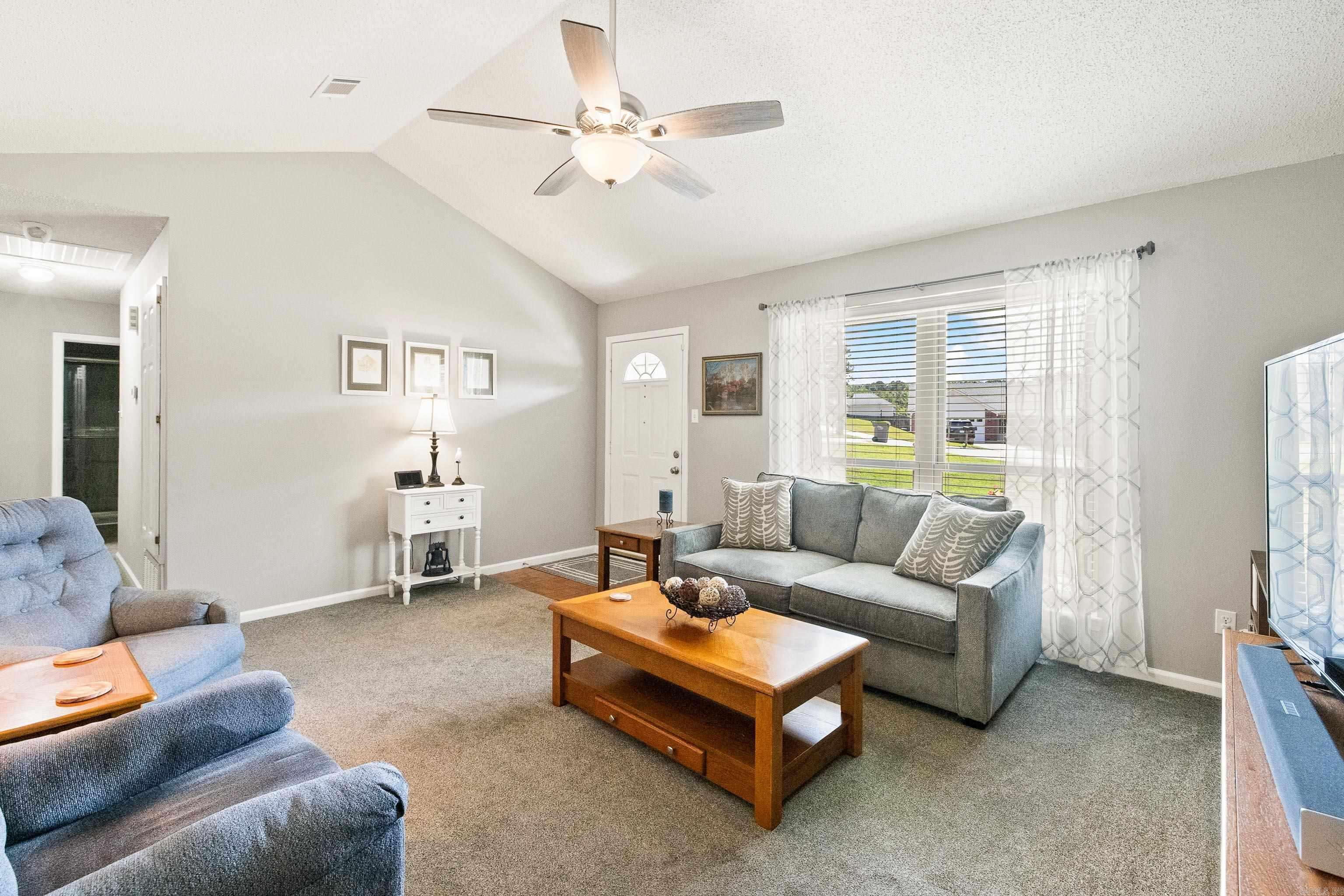 1403 Overview Cove
