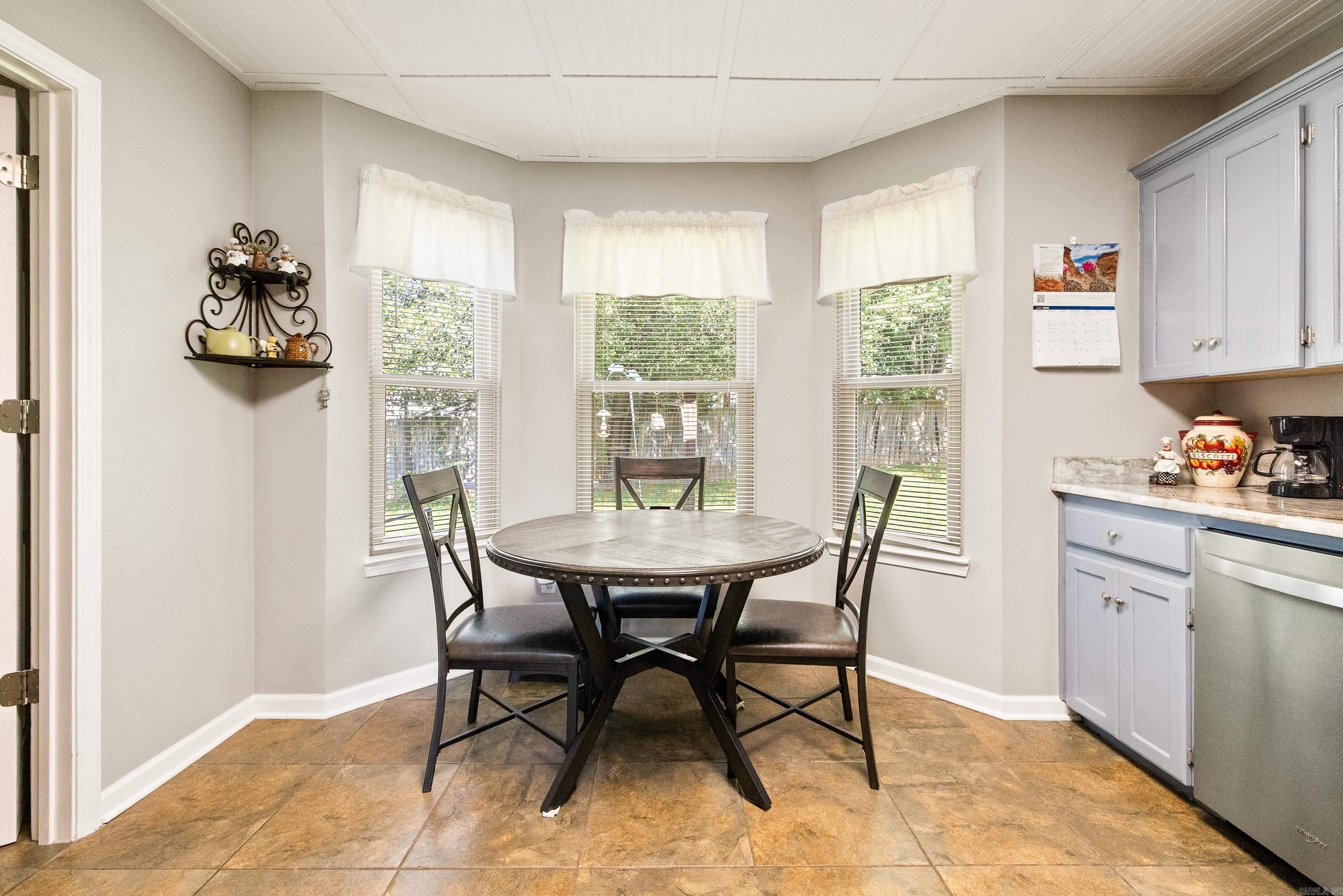 1403 Overview Cove