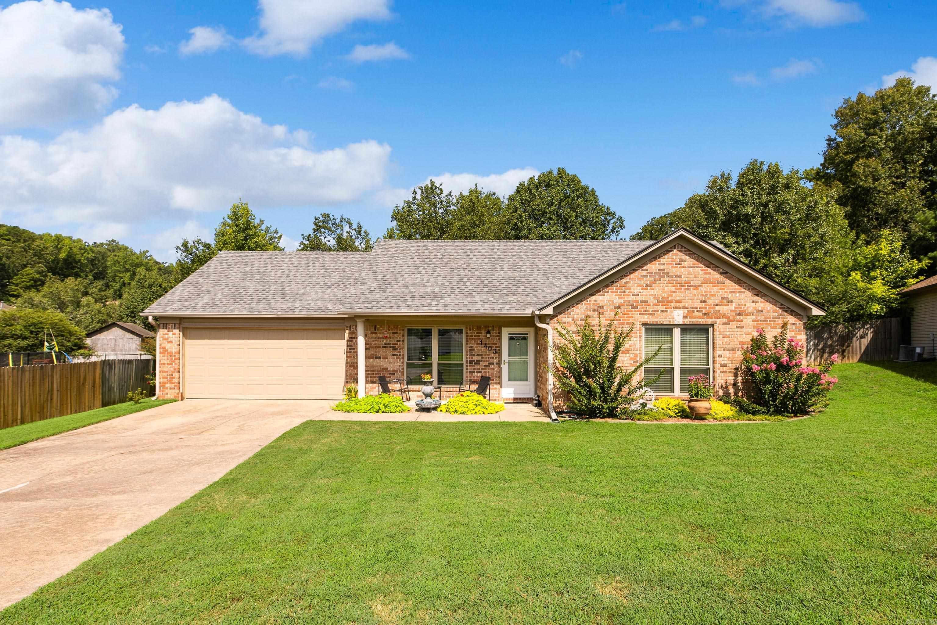 1403 Overview Cove
