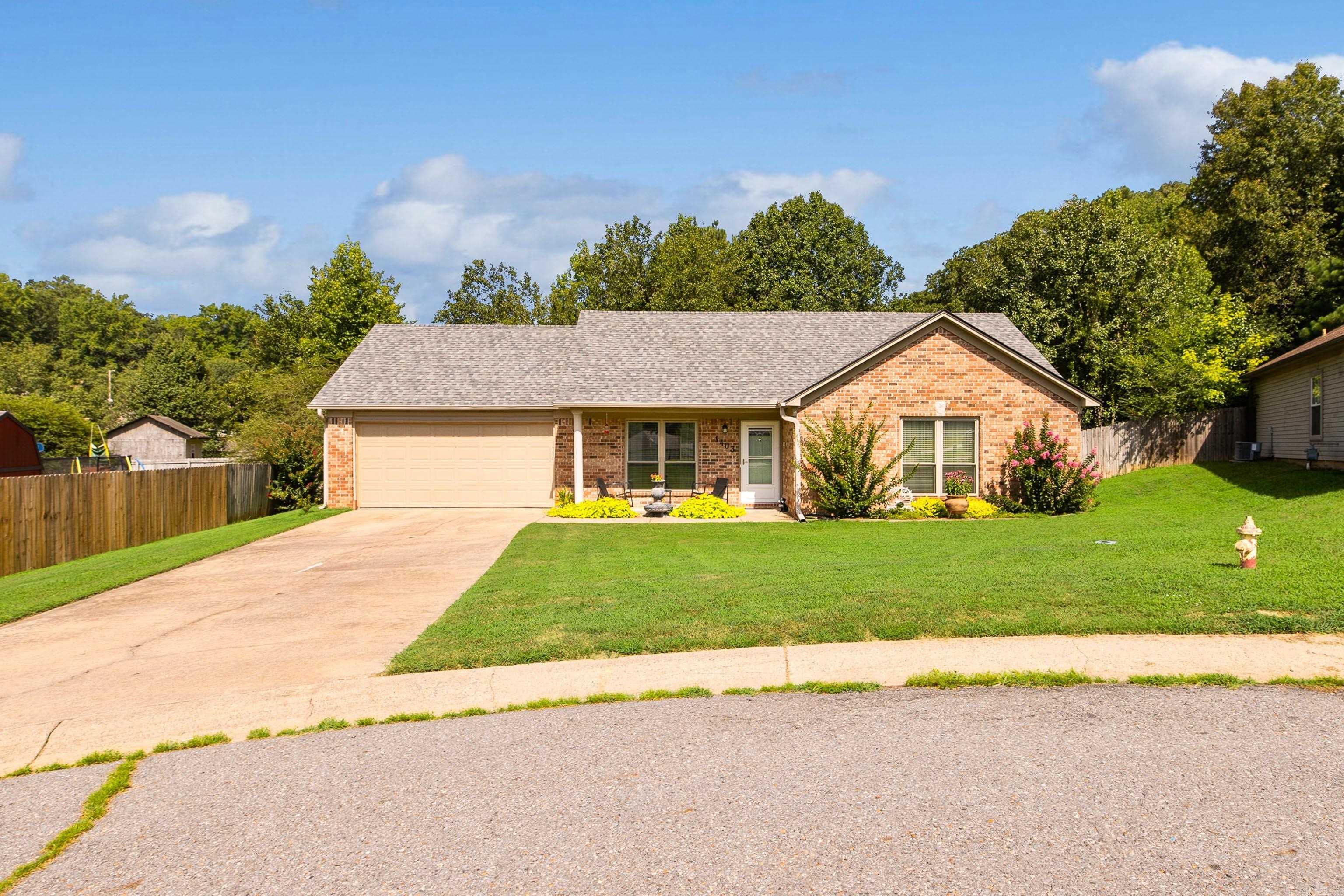 1403 Overview Cove