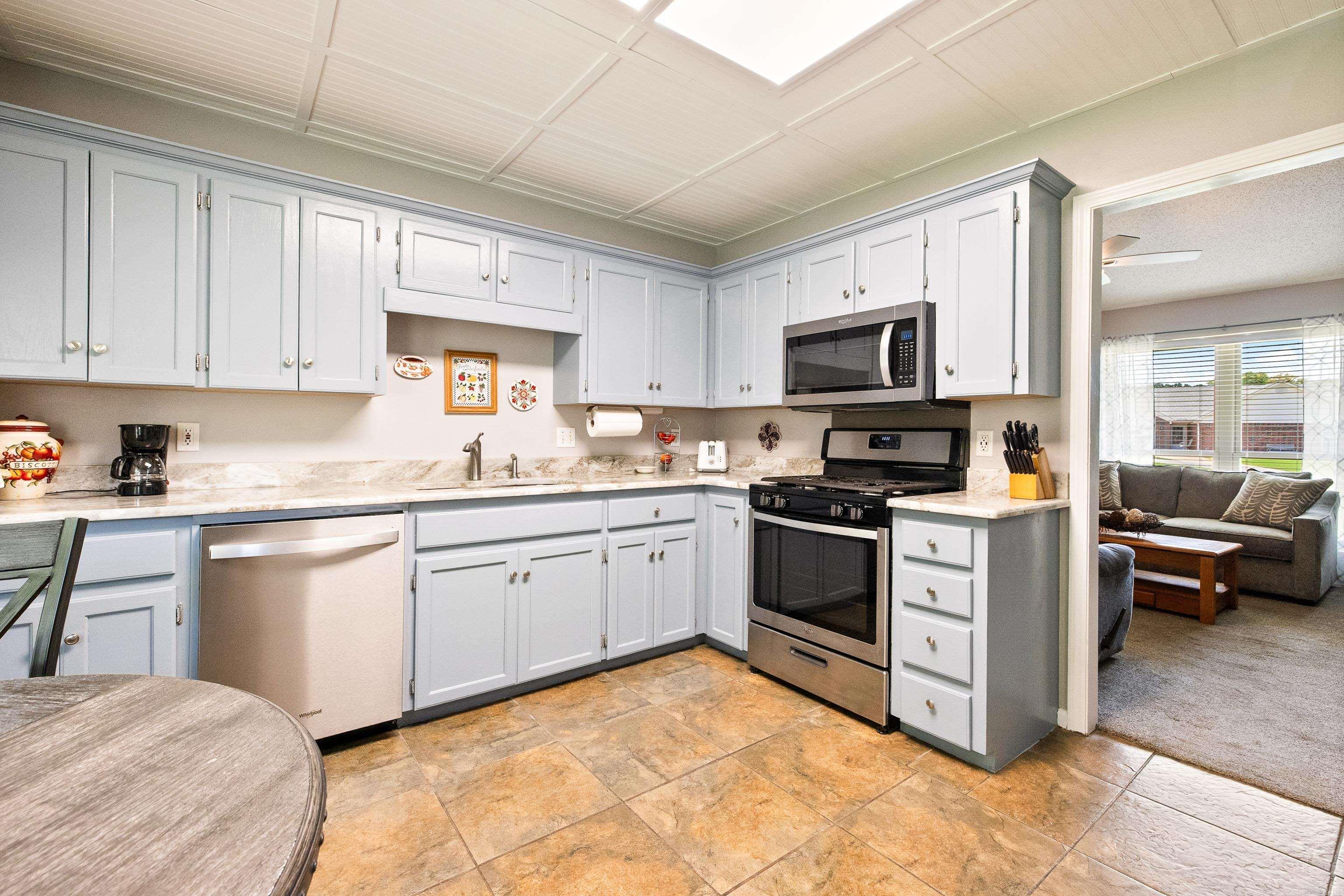 1403 Overview Cove