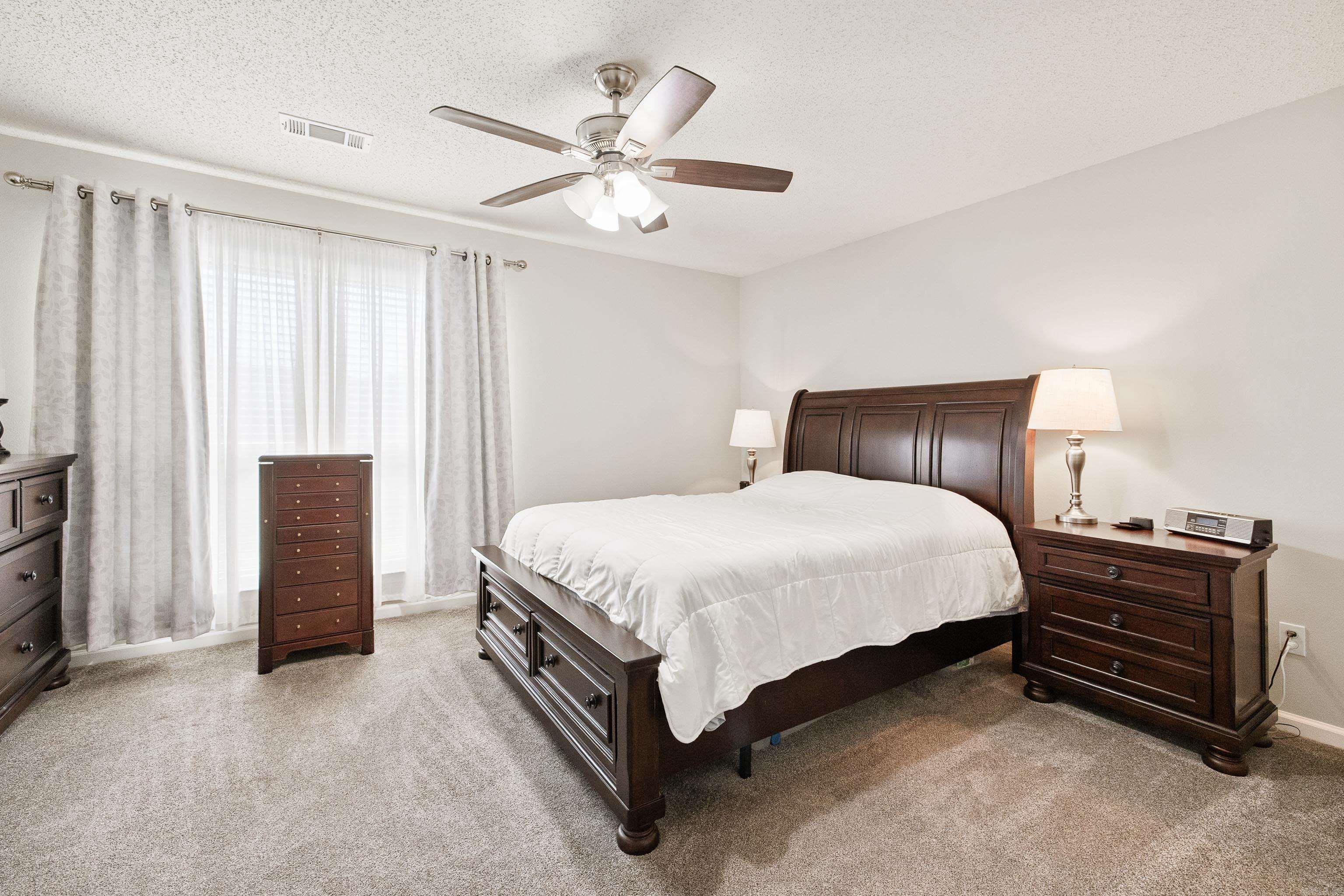 1403 Overview Cove