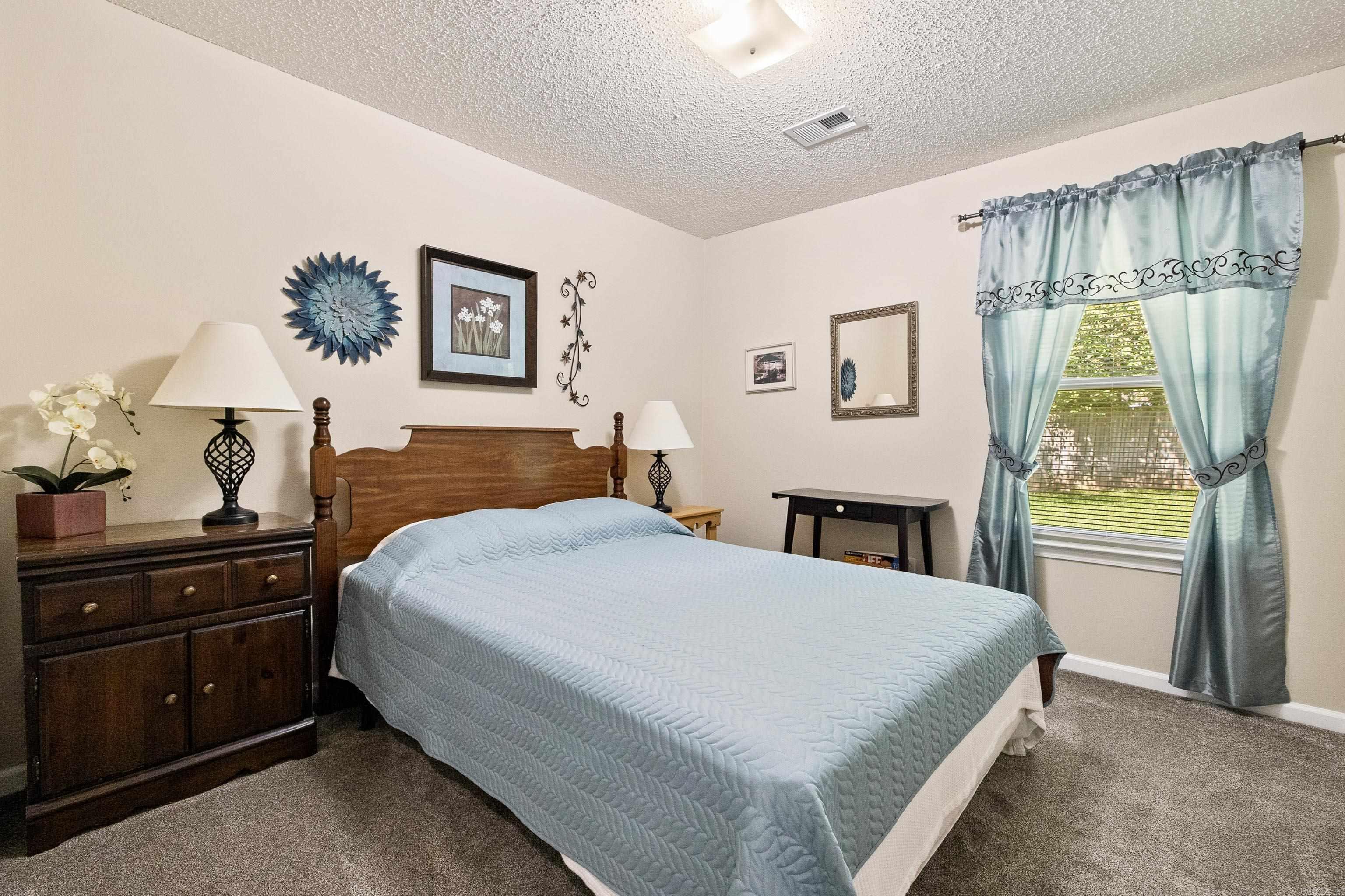 1403 Overview Cove