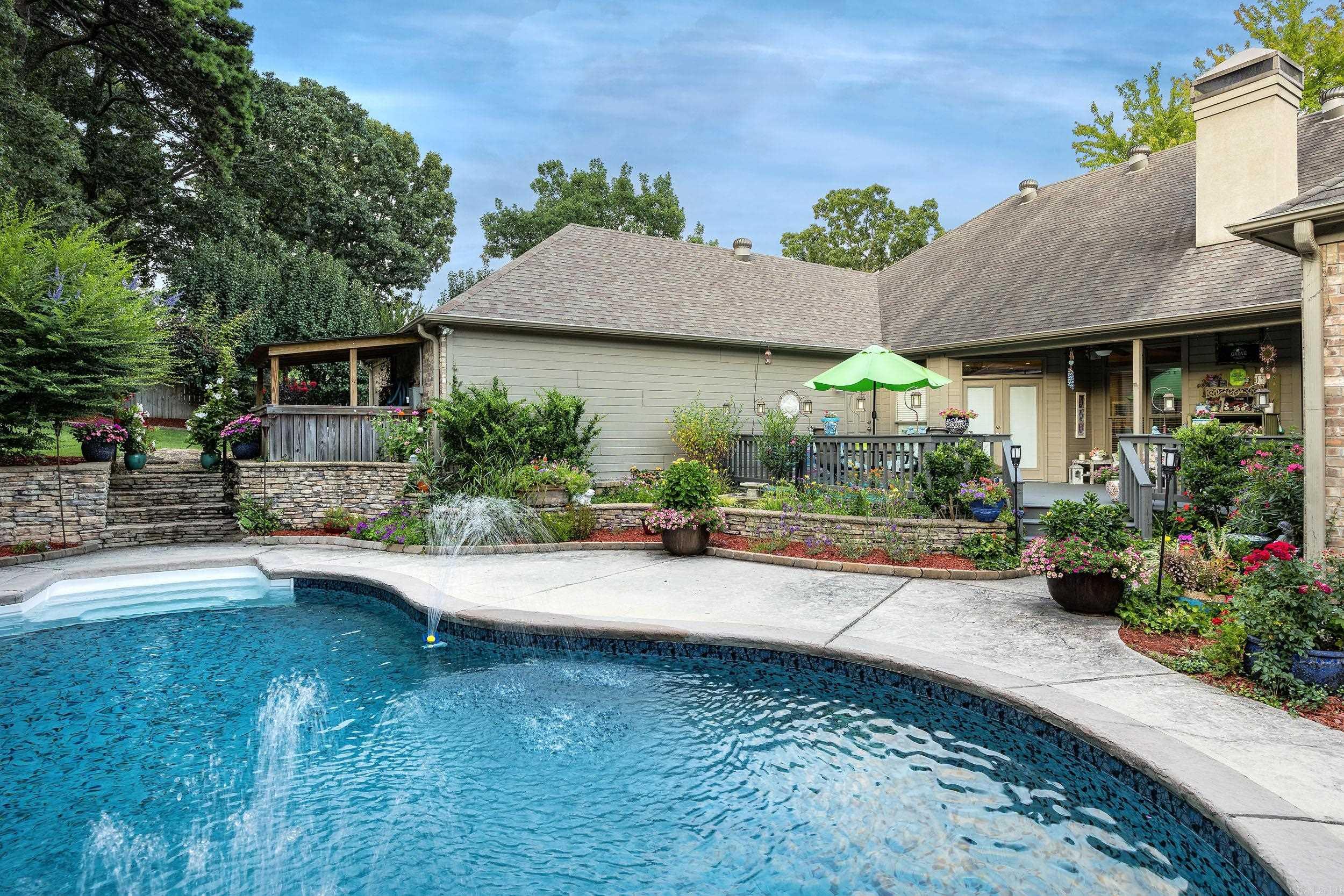 6 Piney Lane