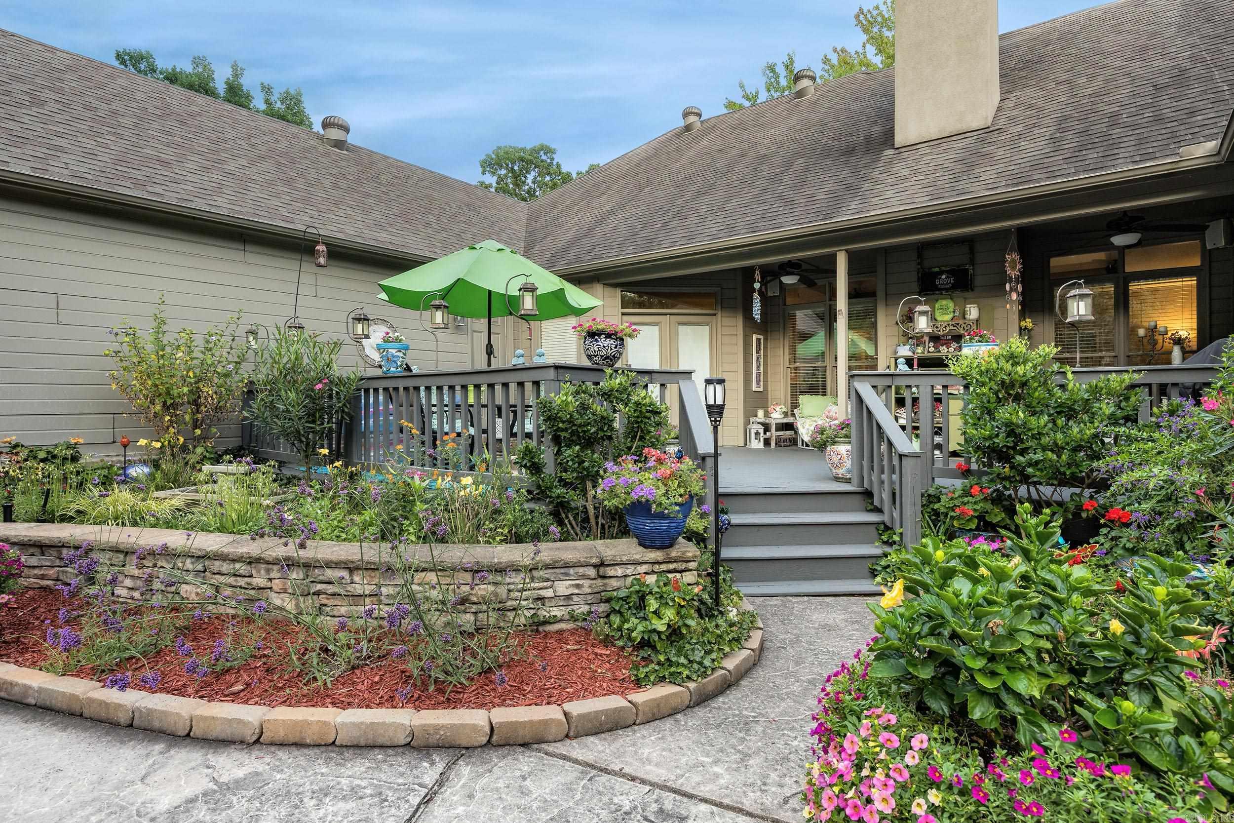 6 Piney Lane