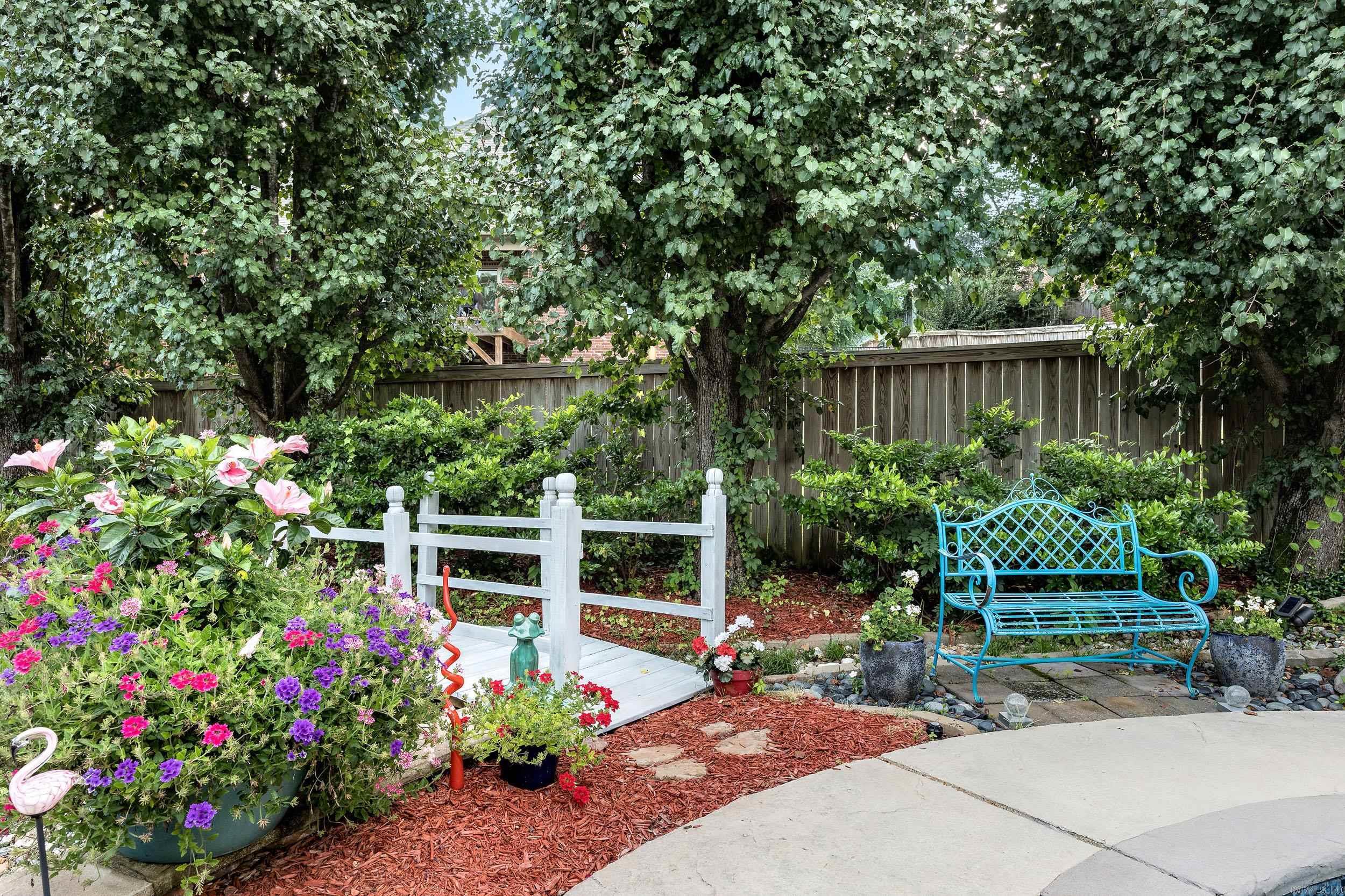 6 Piney Lane