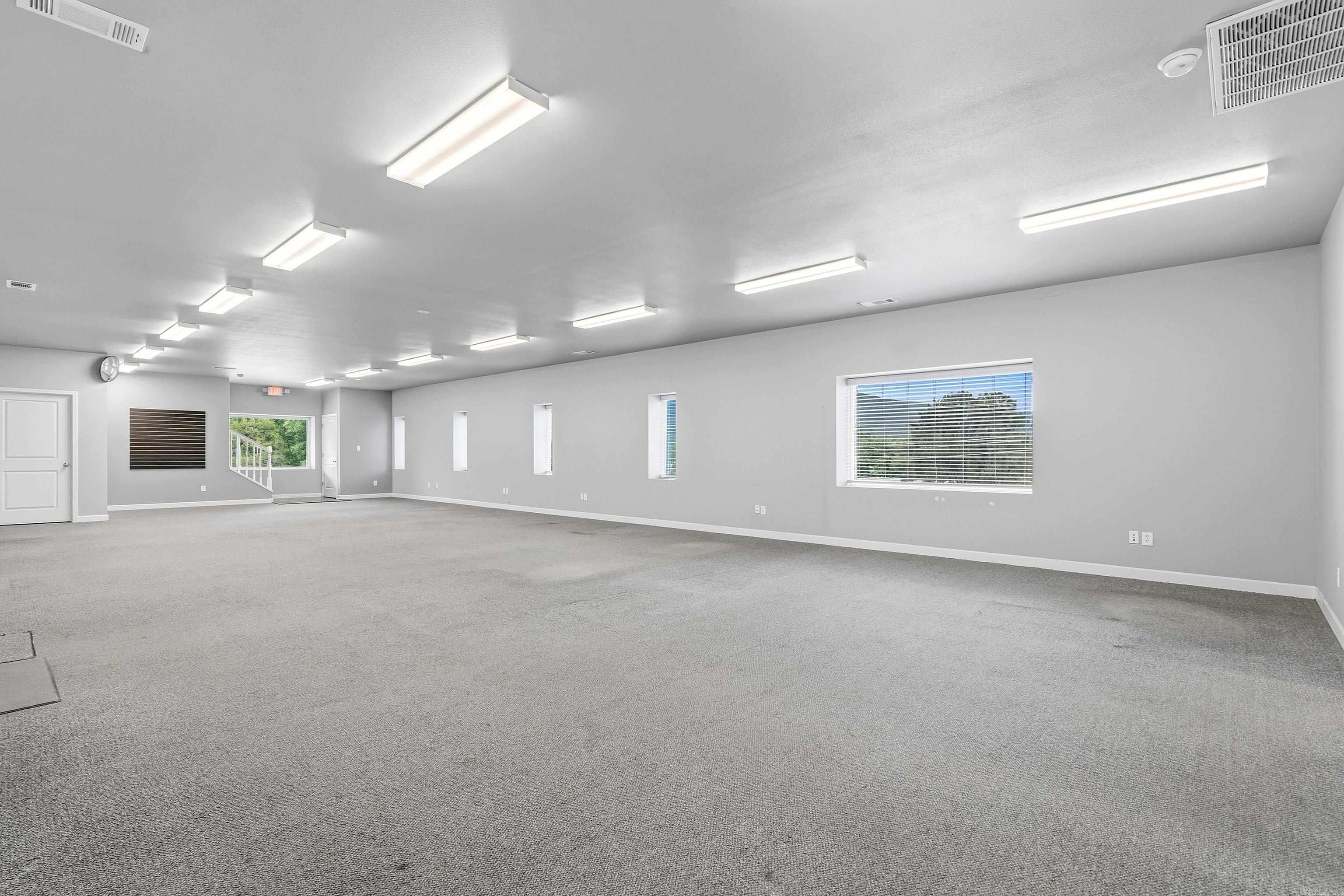 736 (5k-sf) Mid America Boulevard