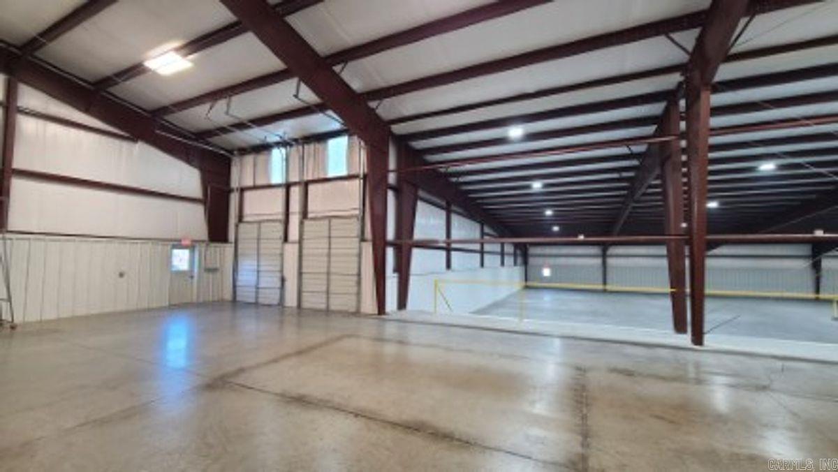 736 (5k-sf) Mid America Boulevard
