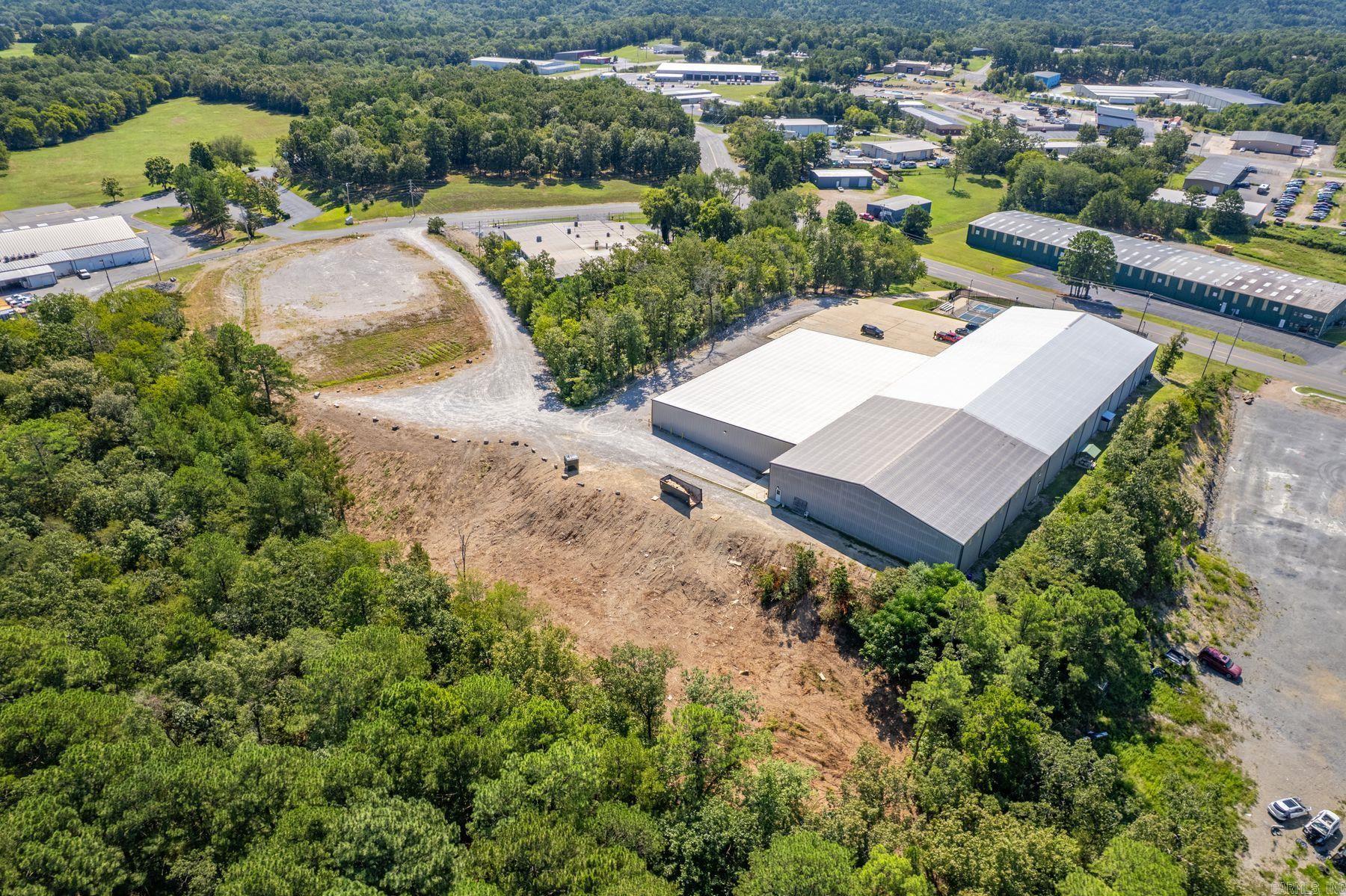 736 (5k-sf) Mid America Boulevard