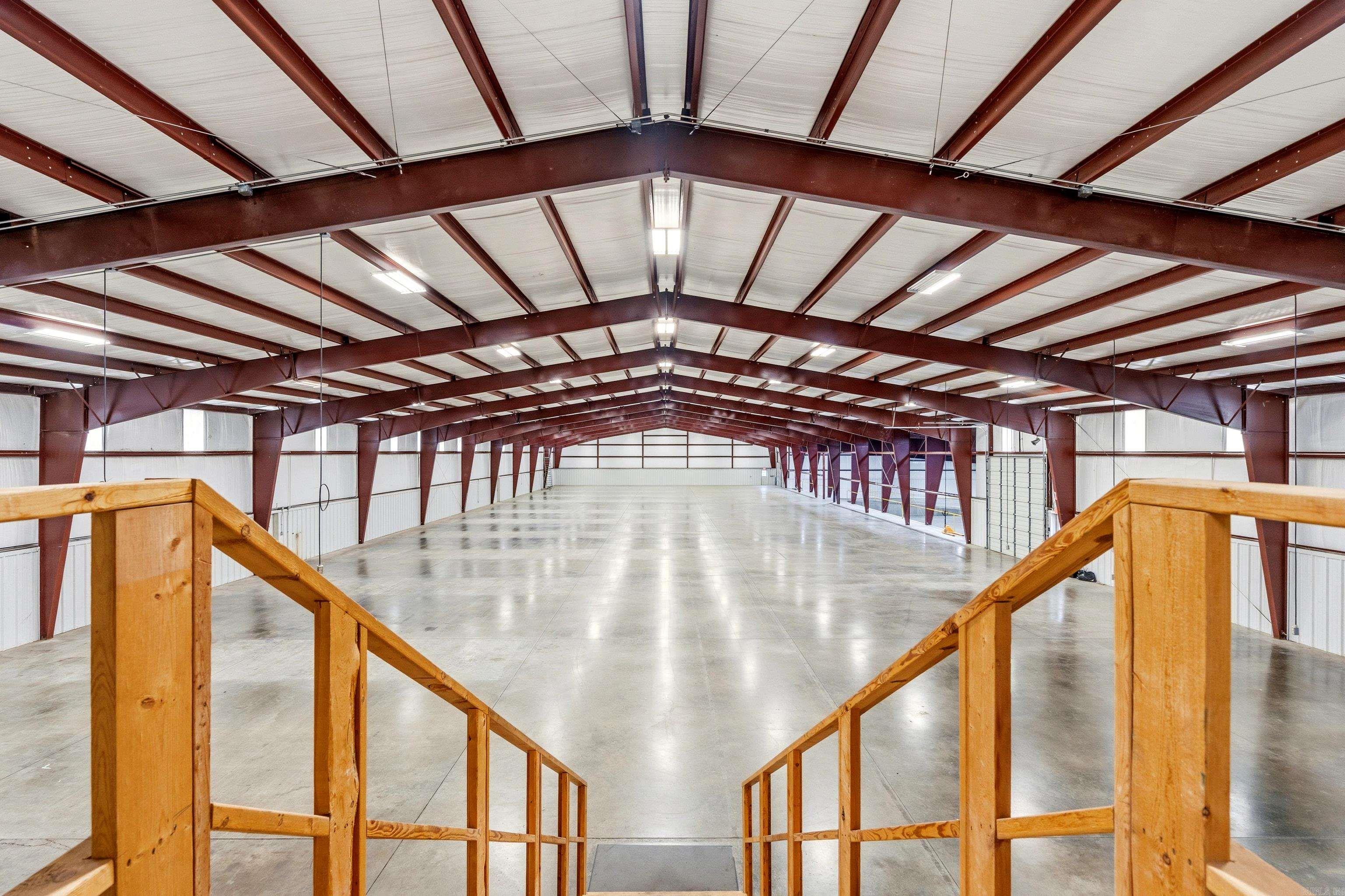 736 (5k-sf) Mid America Boulevard