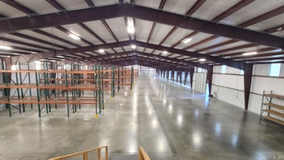 736 (5k-sf) Mid America Boulevard