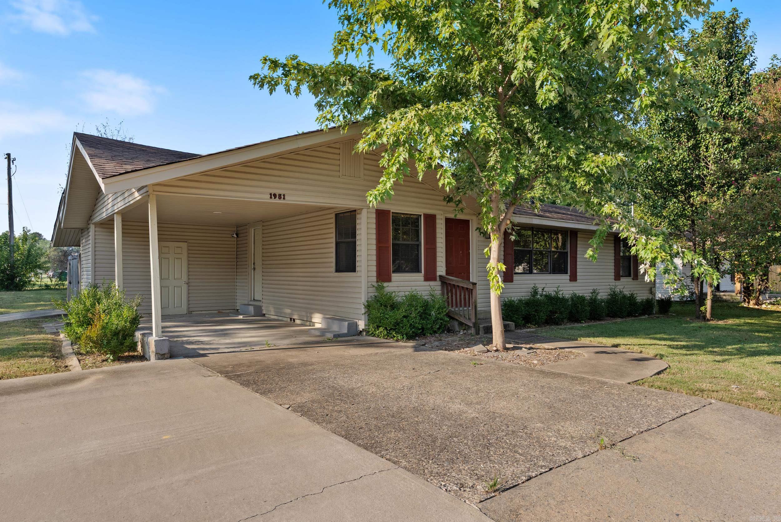 1951 Torreyson Street
