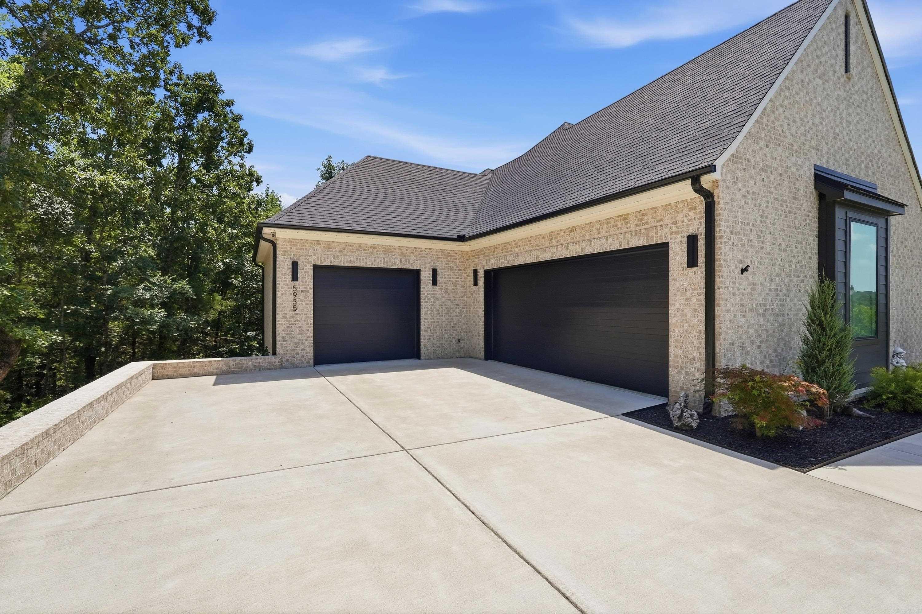 5935 Brush Creek Loop