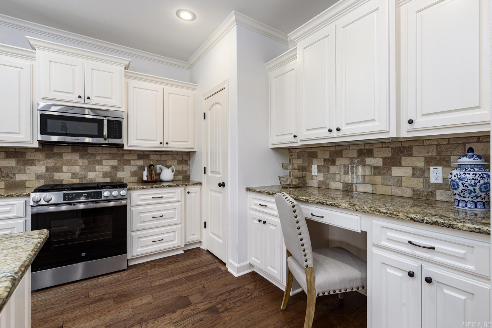 1308 Oak Glenn Place