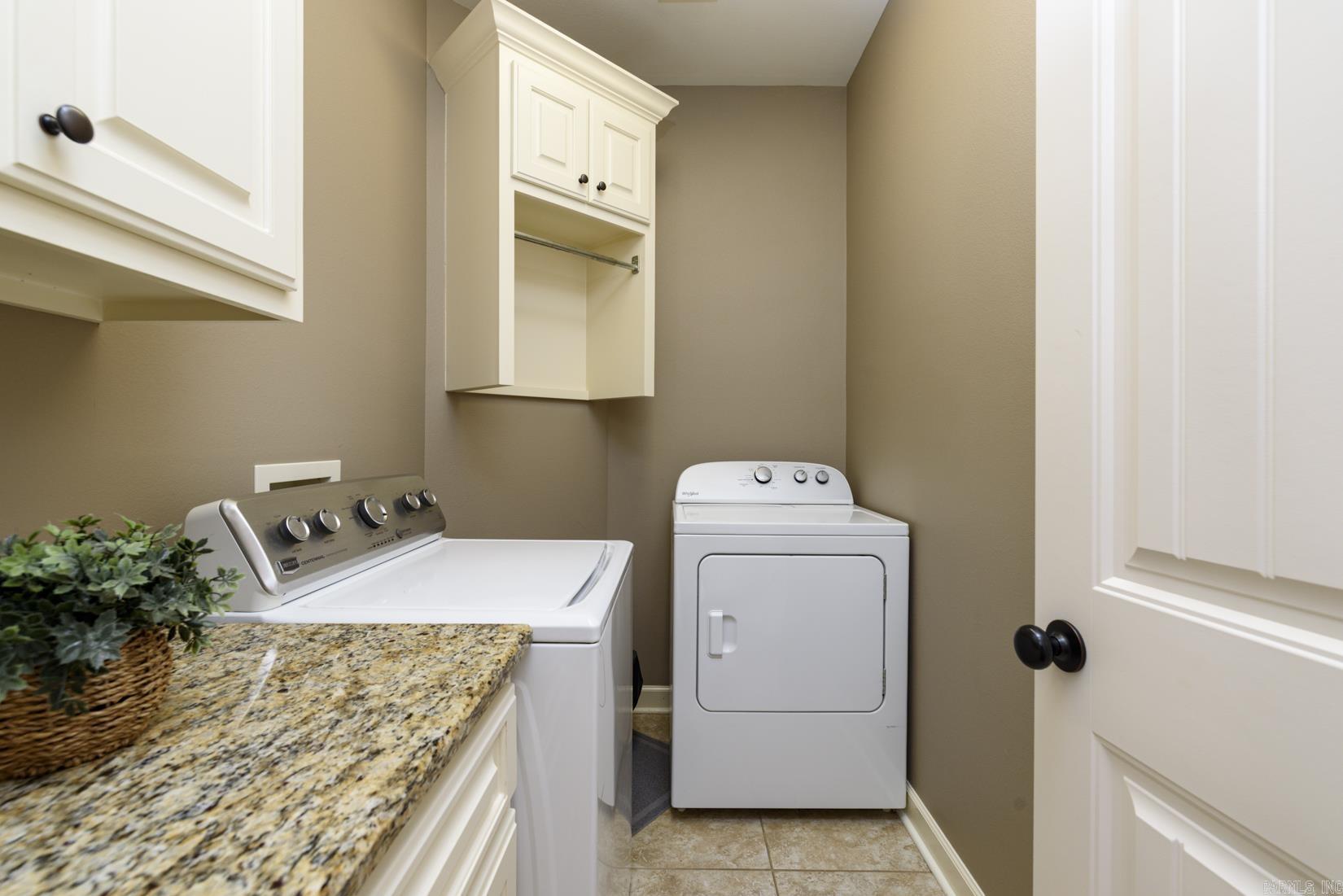 1308 Oak Glenn Place