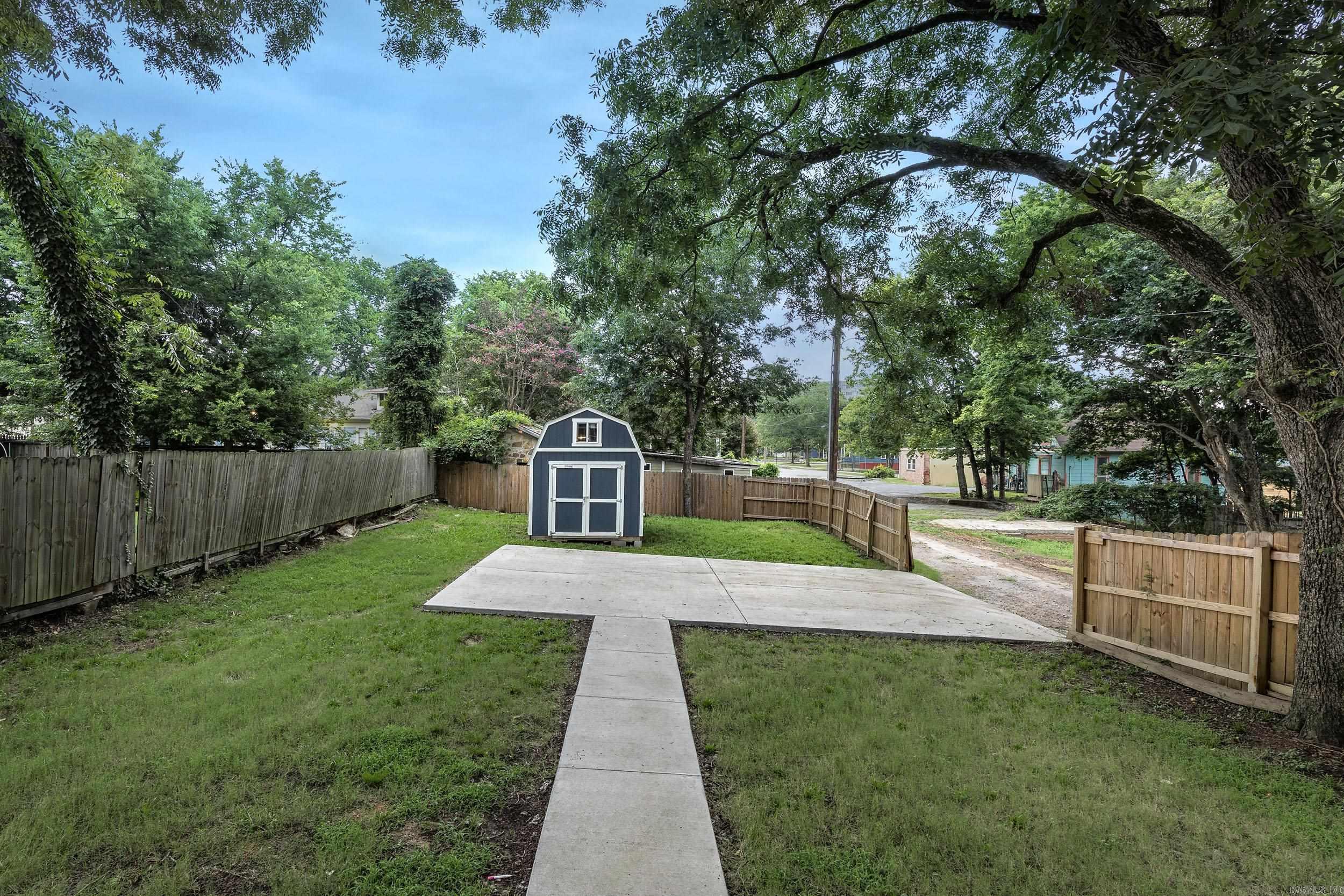 2311 S Louisiana Street
