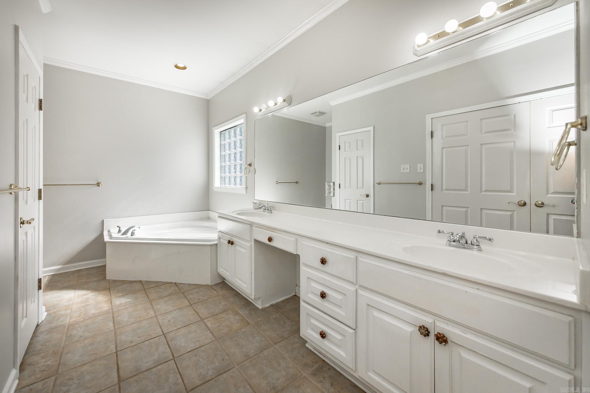 91 Rolling Oaks Drive