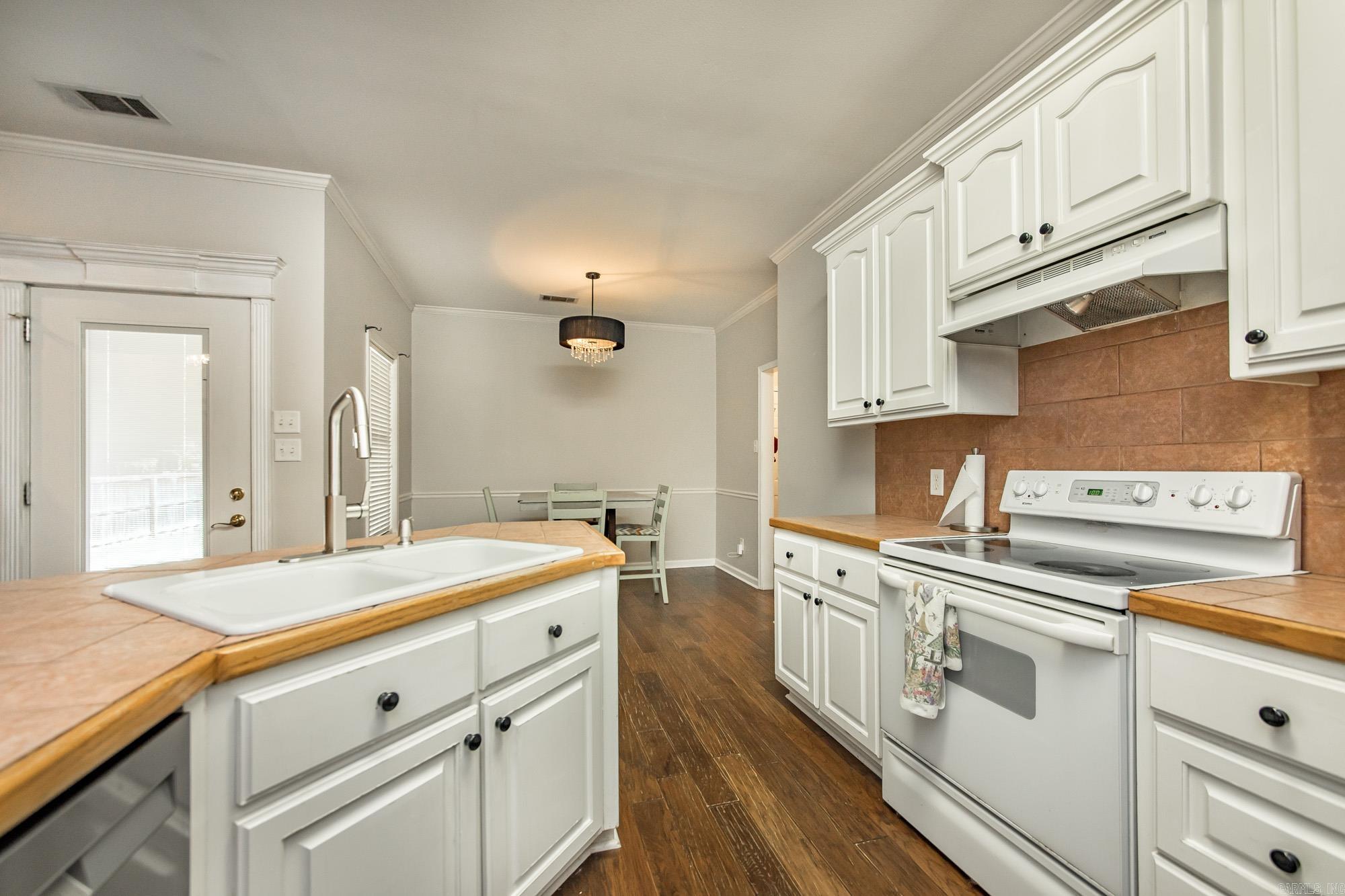 91 Rolling Oaks Drive