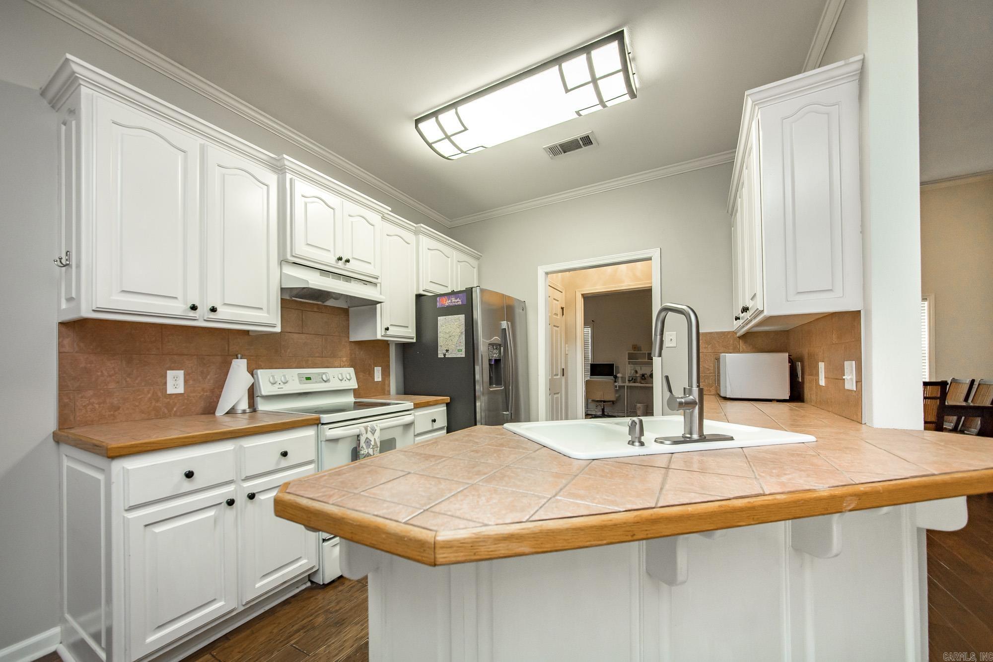 91 Rolling Oaks Drive