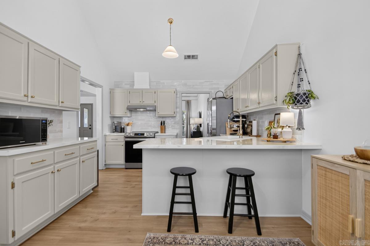 1404 Faircove Loop