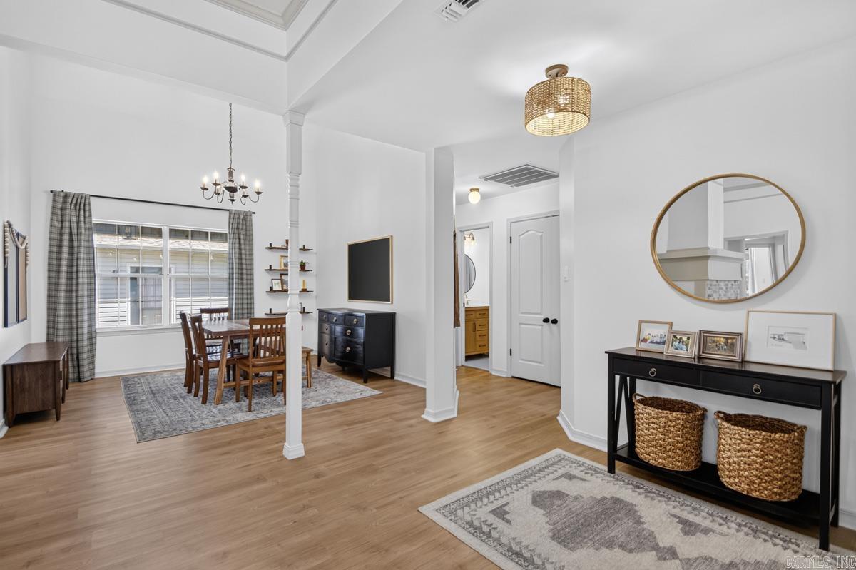 1404 Faircove Loop