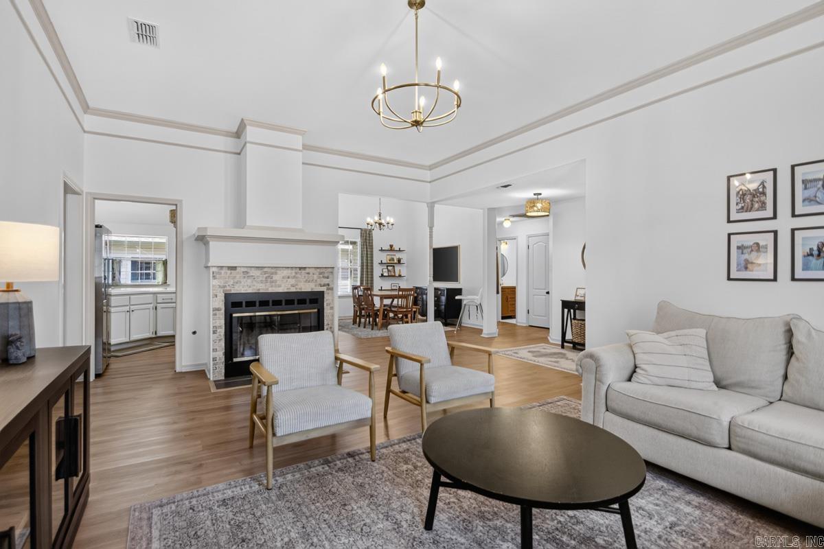 1404 Faircove Loop