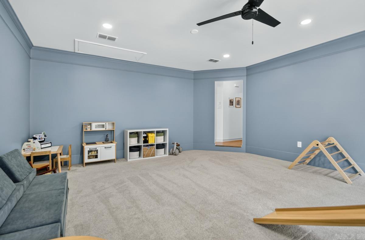 1404 Faircove Loop