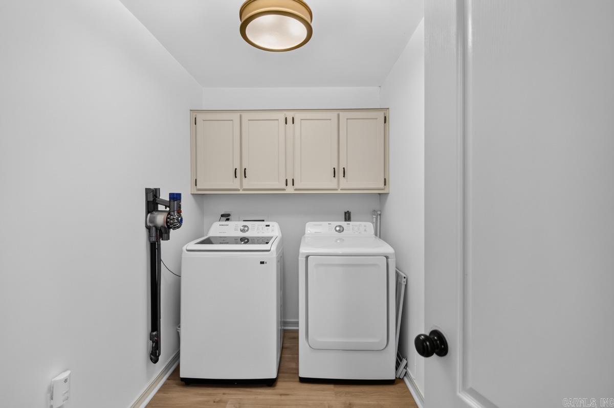 1404 Faircove Loop
