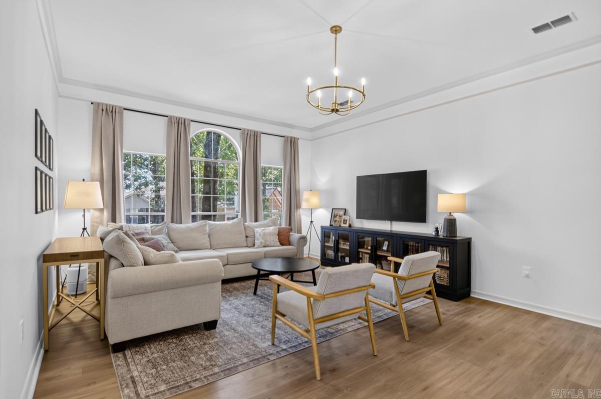 1404 Faircove Loop