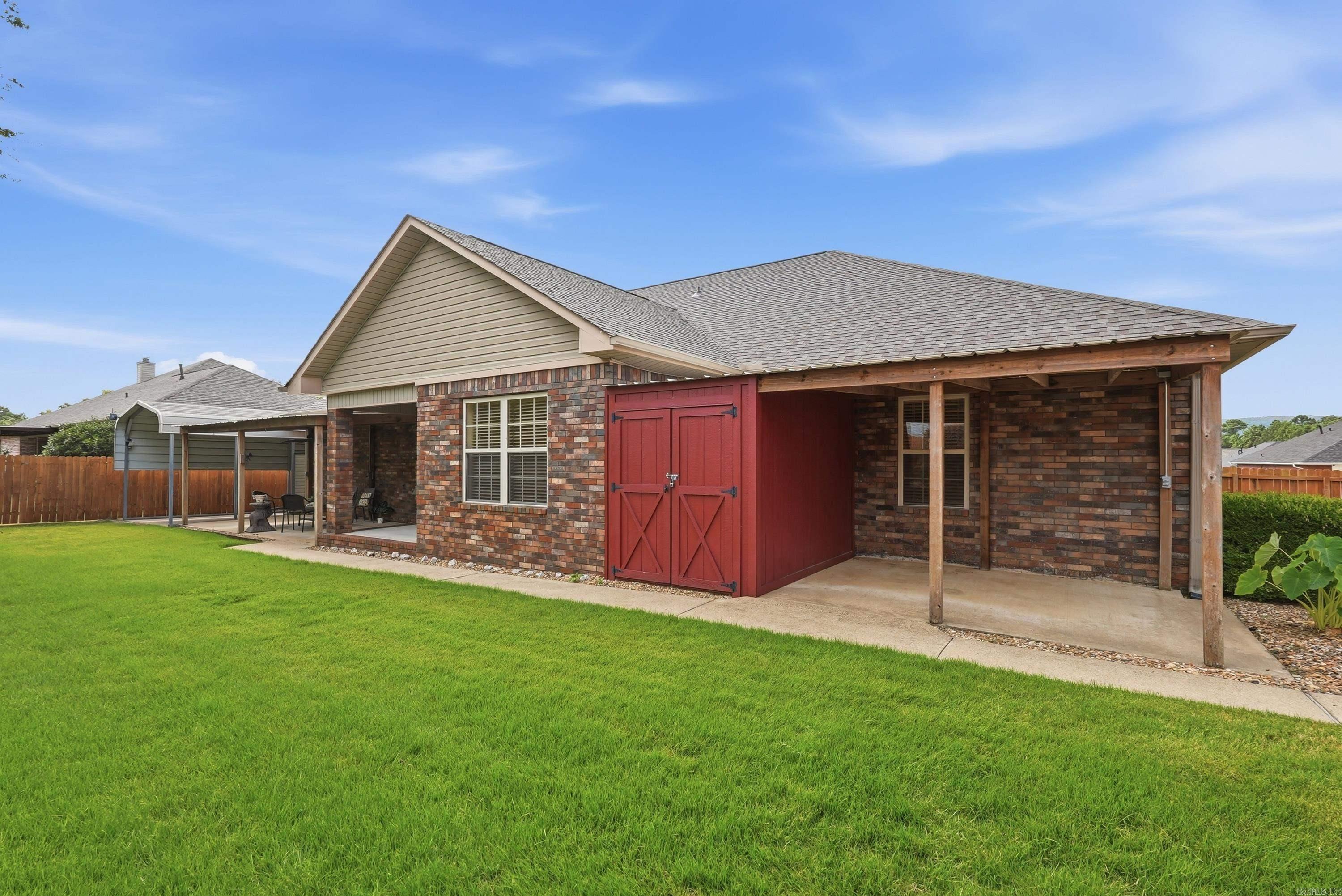 105 Wolfhowl Lane