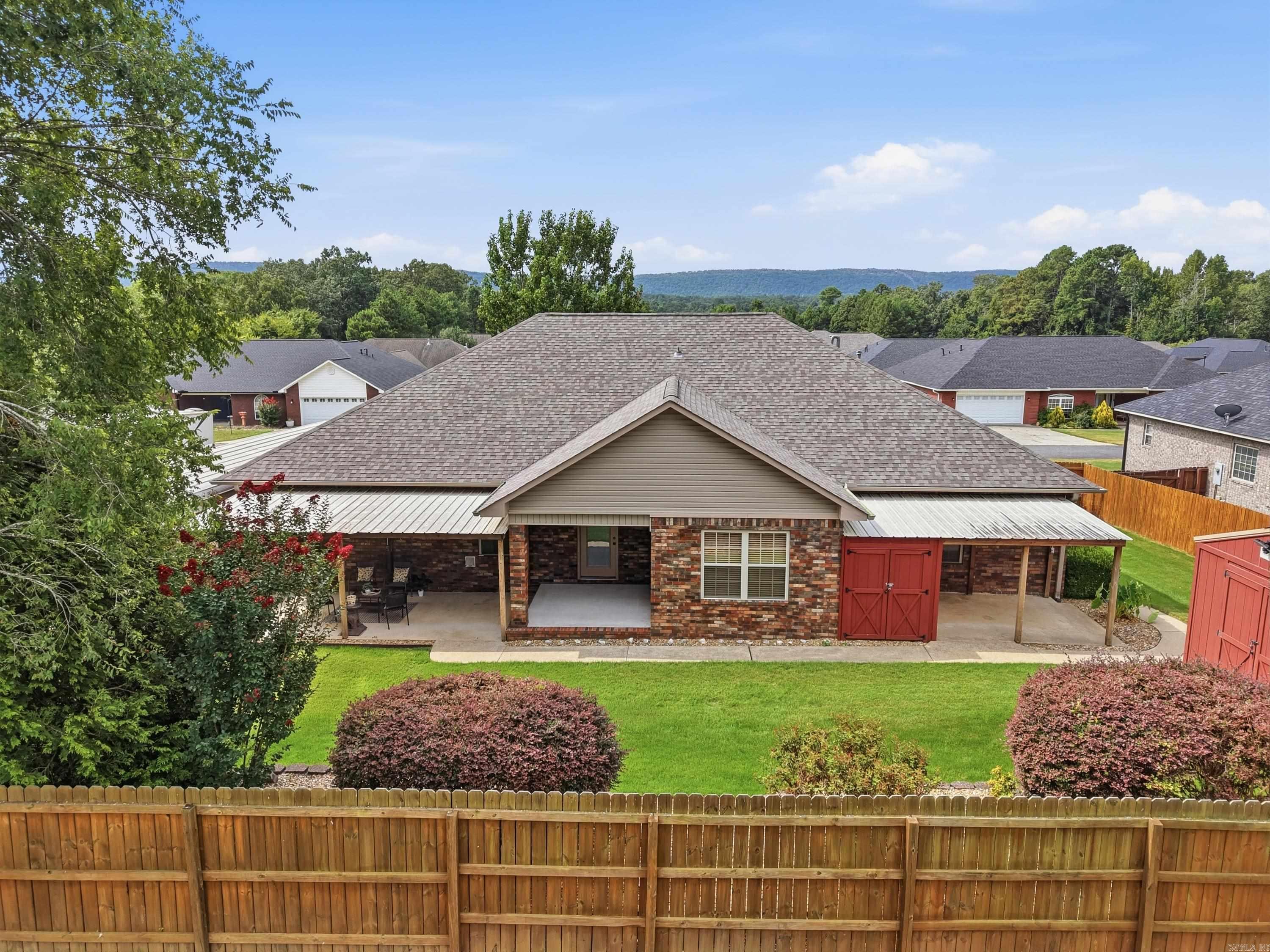105 Wolfhowl Lane