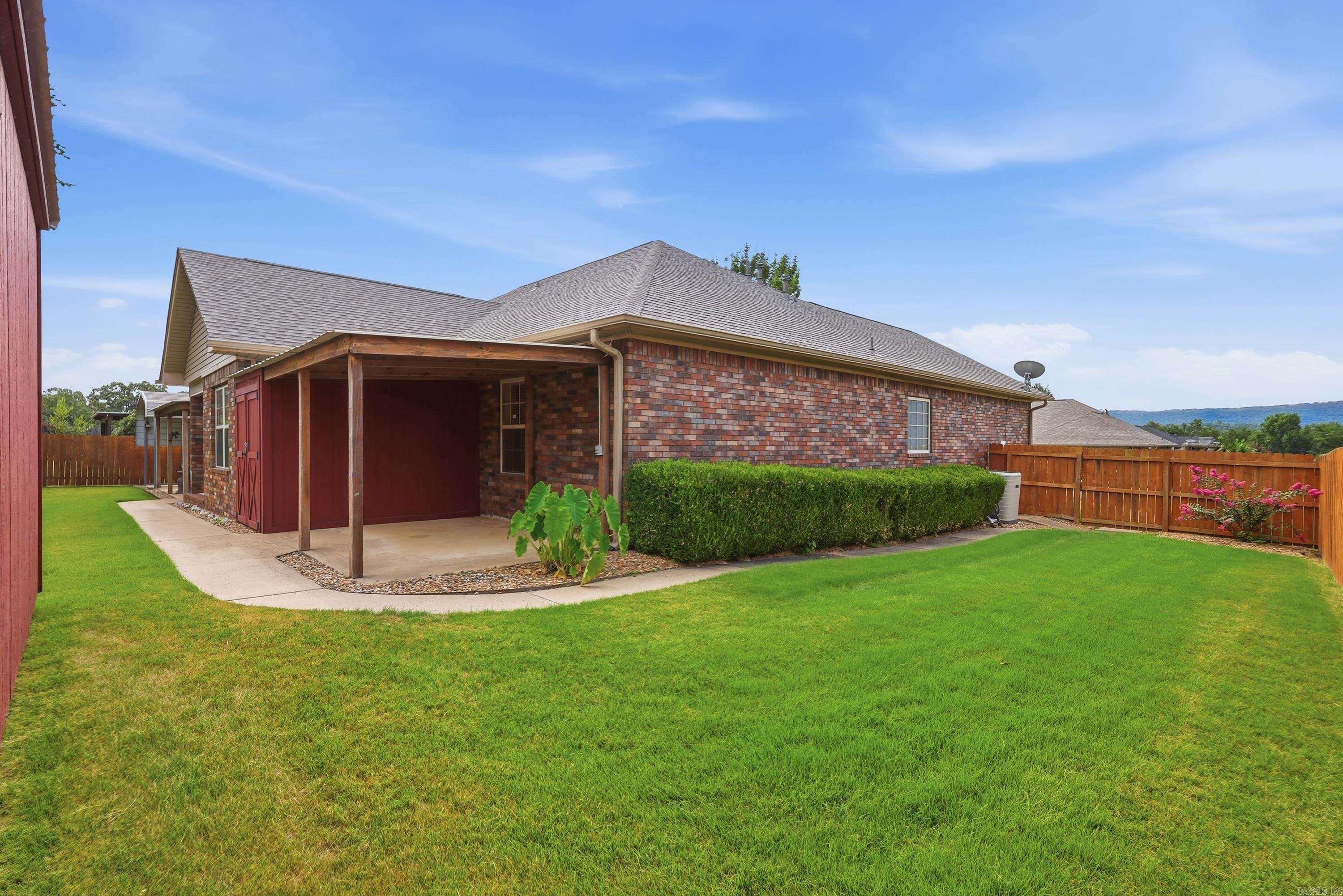 105 Wolfhowl Lane