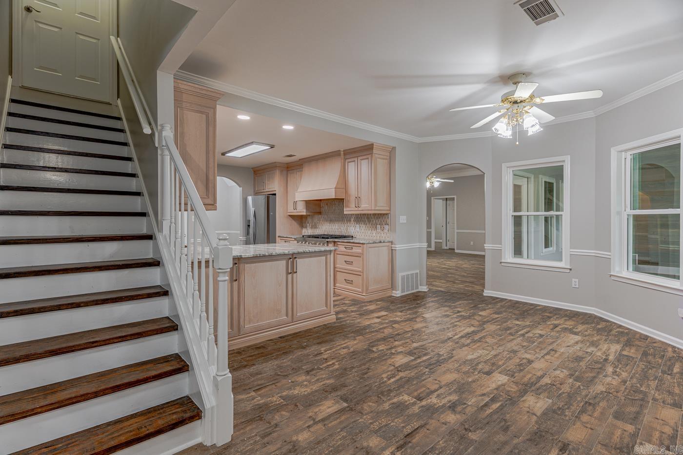 329 Windover Ln