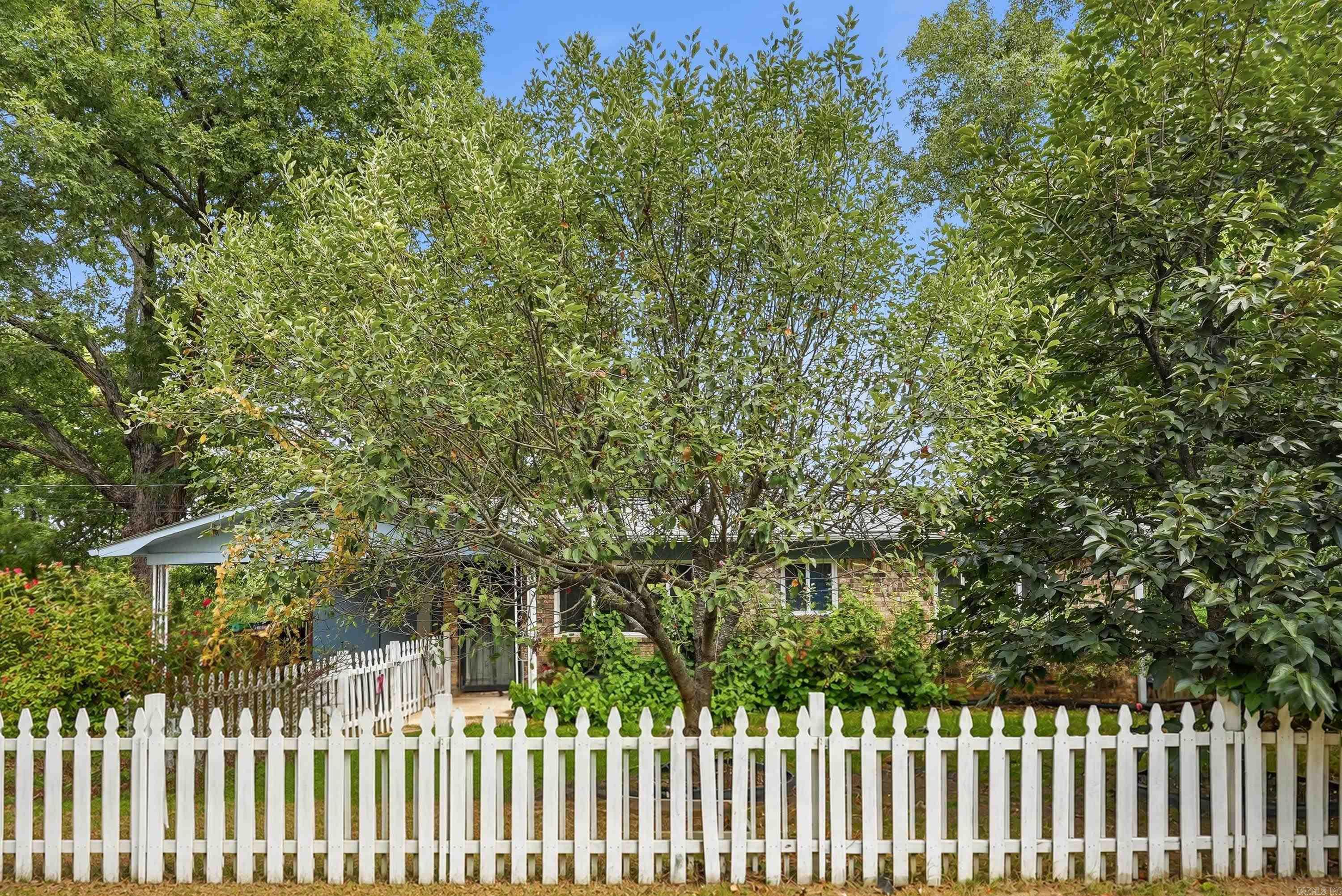 406 Cottonwood Street