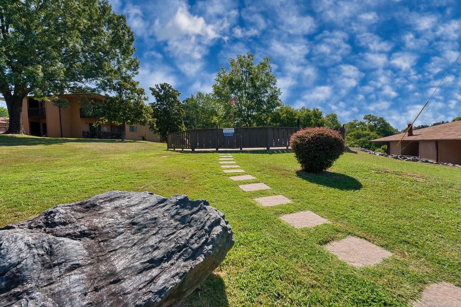 1100 Woodlawn Avenue, Unit 19