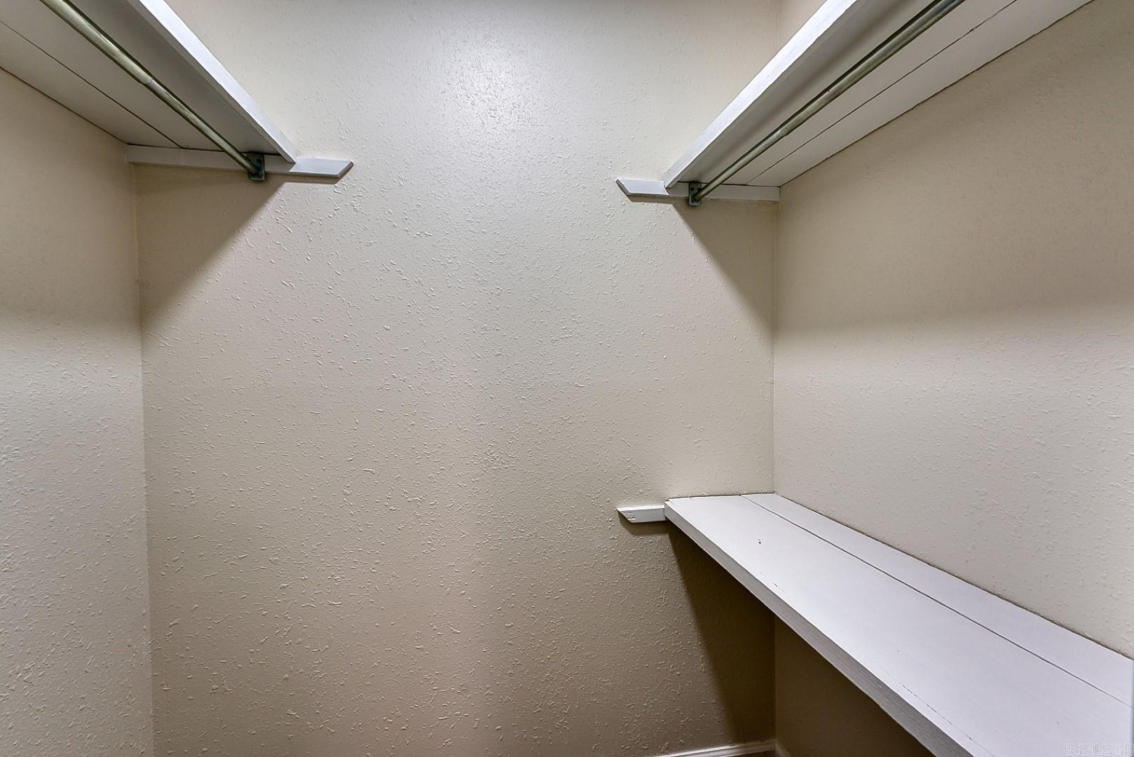 1100 Woodlawn Avenue, Unit 19