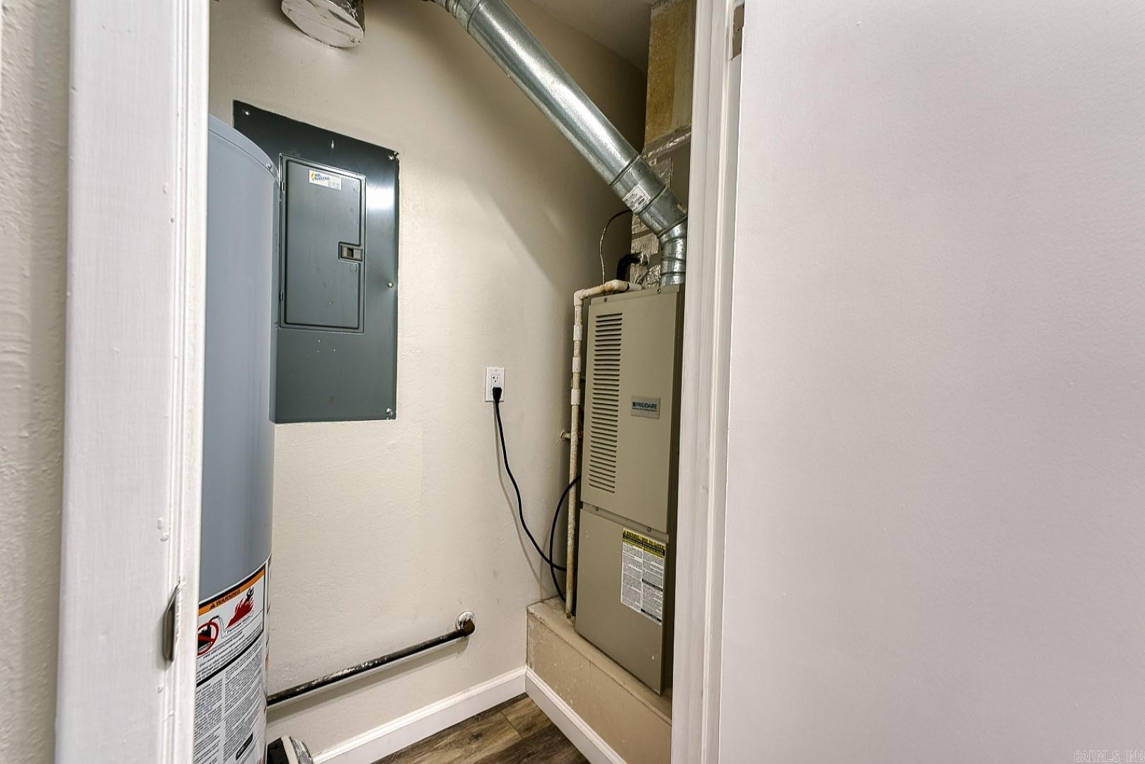 1100 Woodlawn Avenue, Unit 19