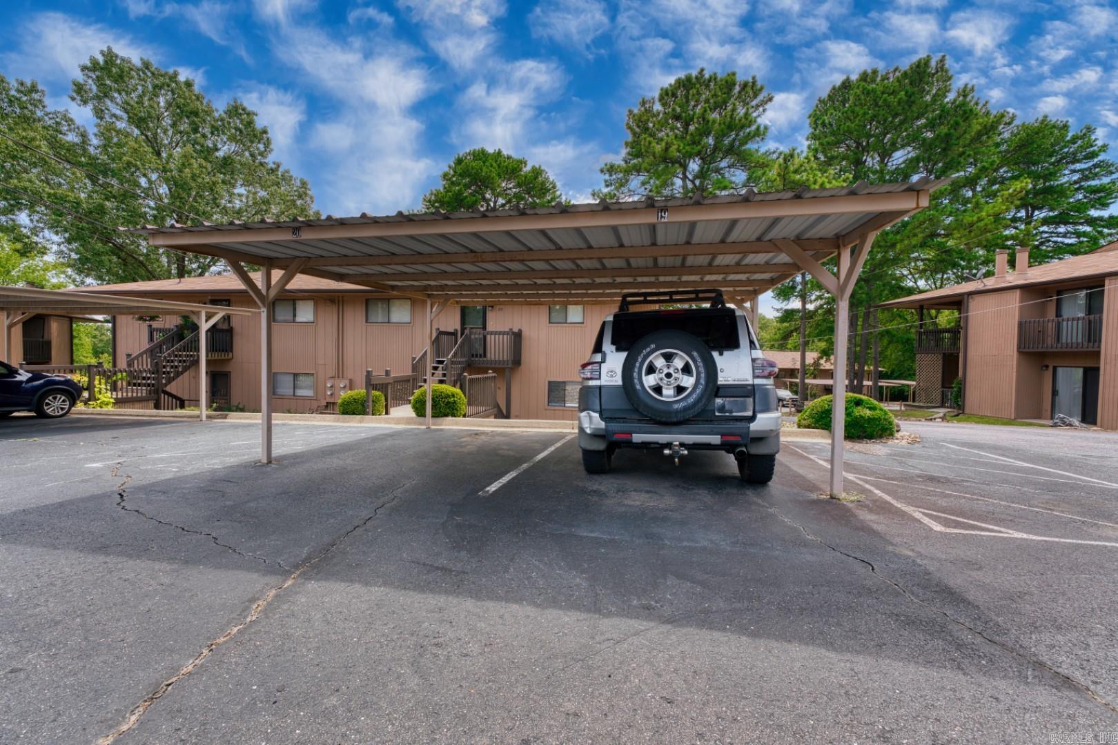 1100 Woodlawn Avenue, Unit 19