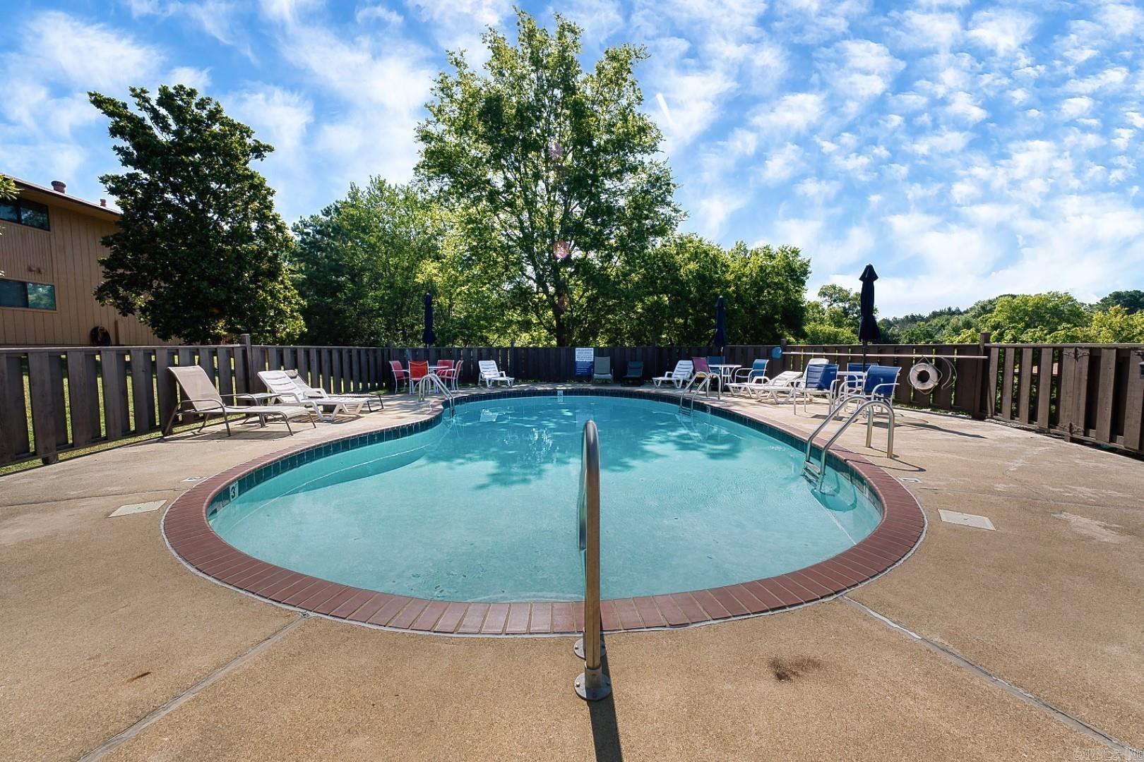 1100 Woodlawn Avenue, Unit 19