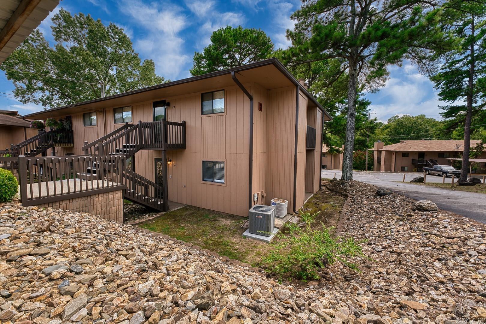1100 Woodlawn Avenue, Unit 19