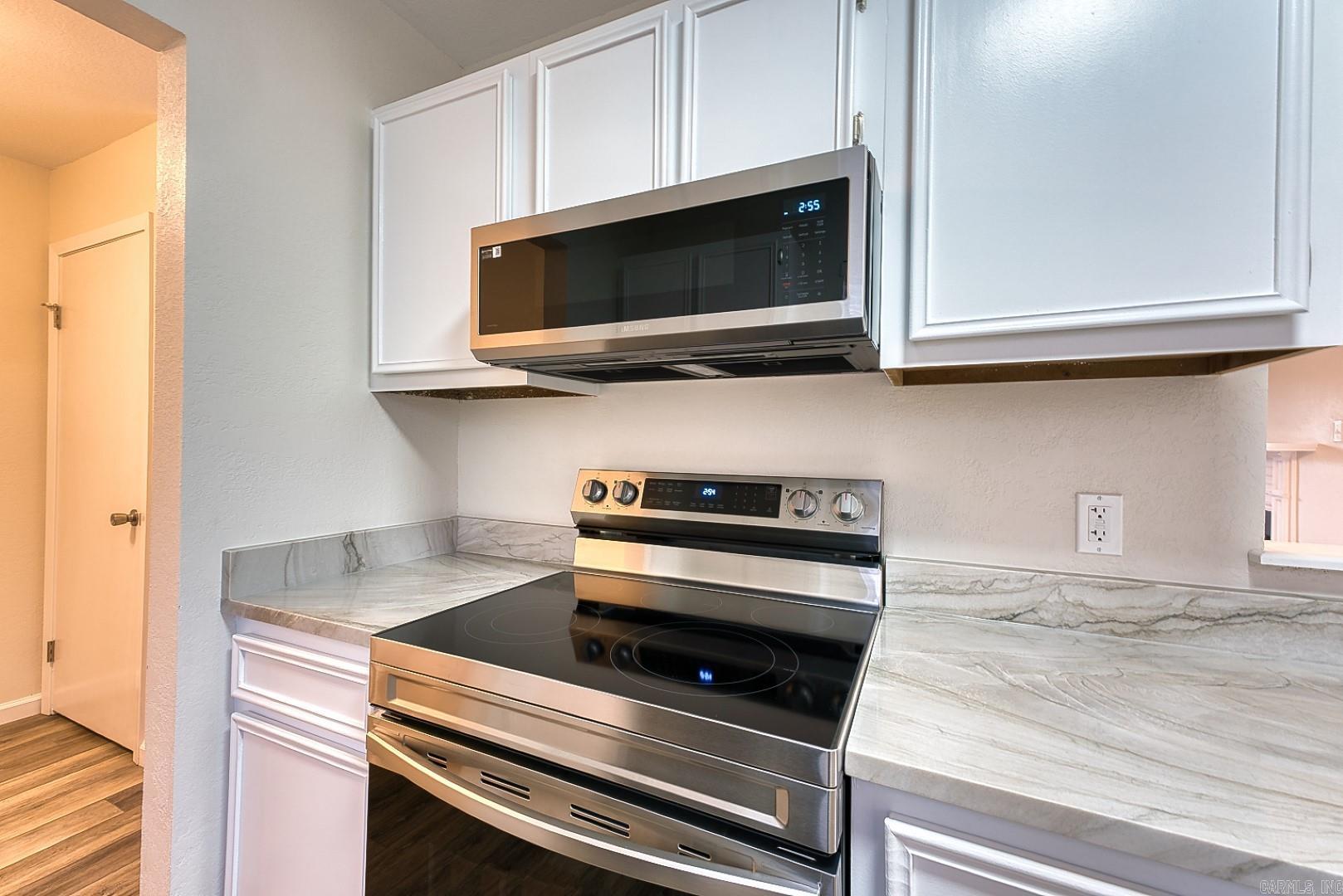 1100 Woodlawn Avenue, Unit 19