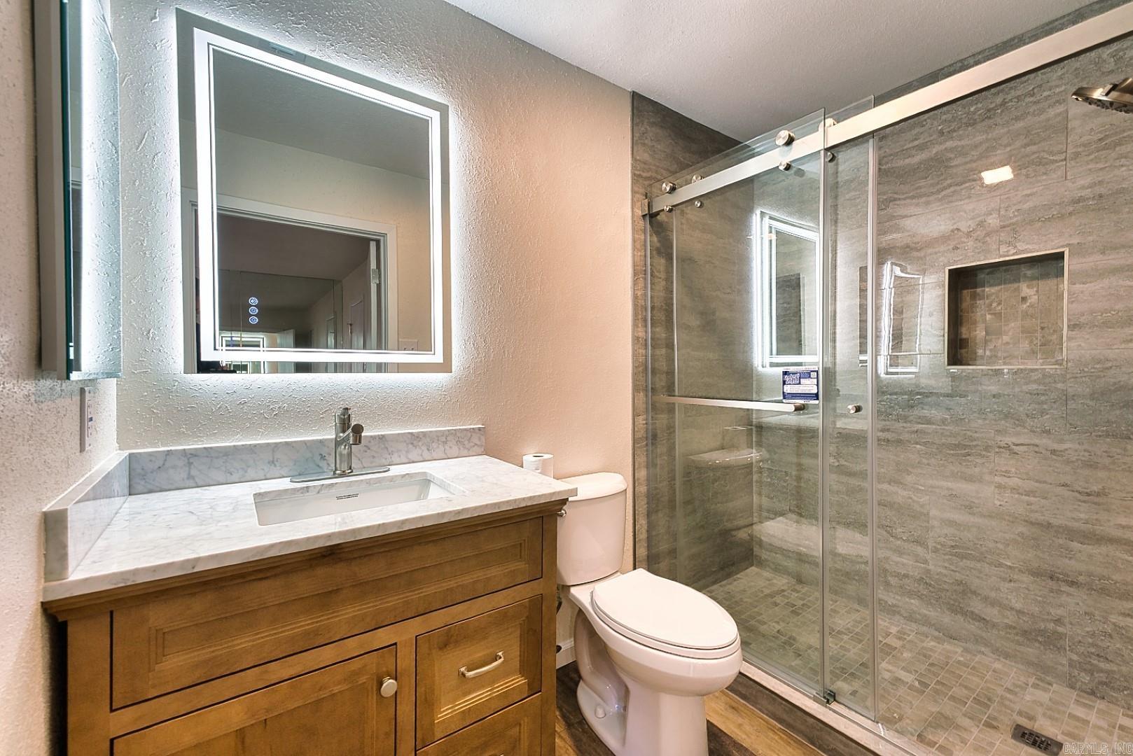 1100 Woodlawn Avenue, Unit 19