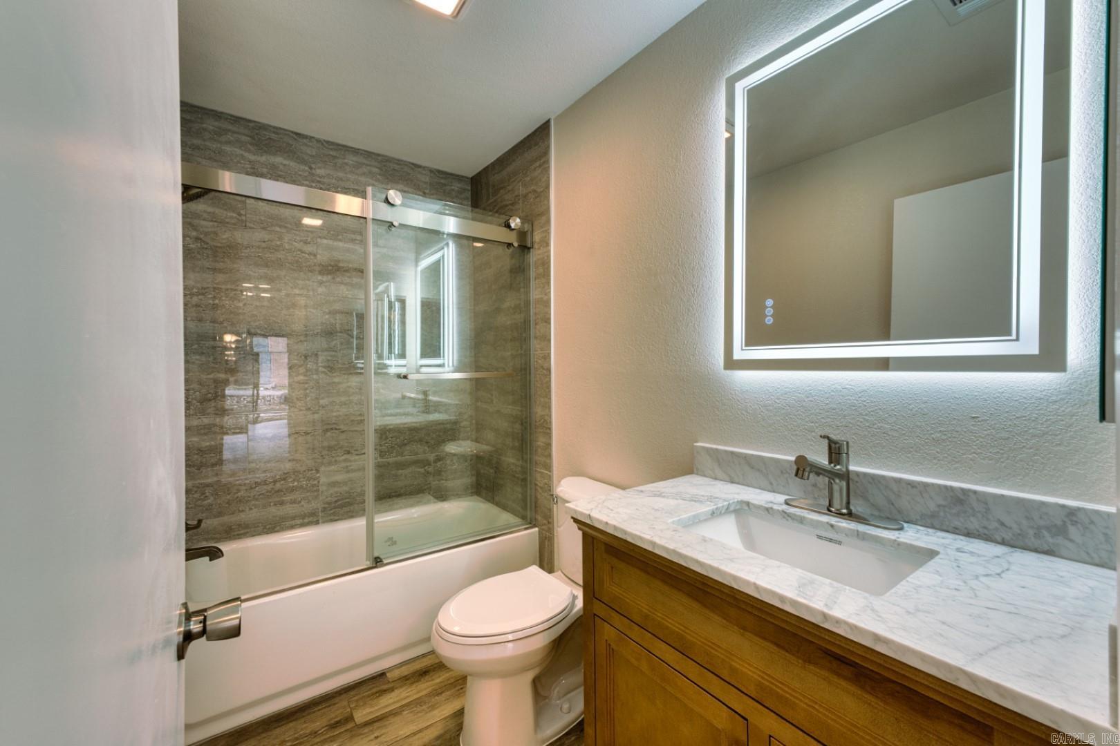 1100 Woodlawn Avenue, Unit 19
