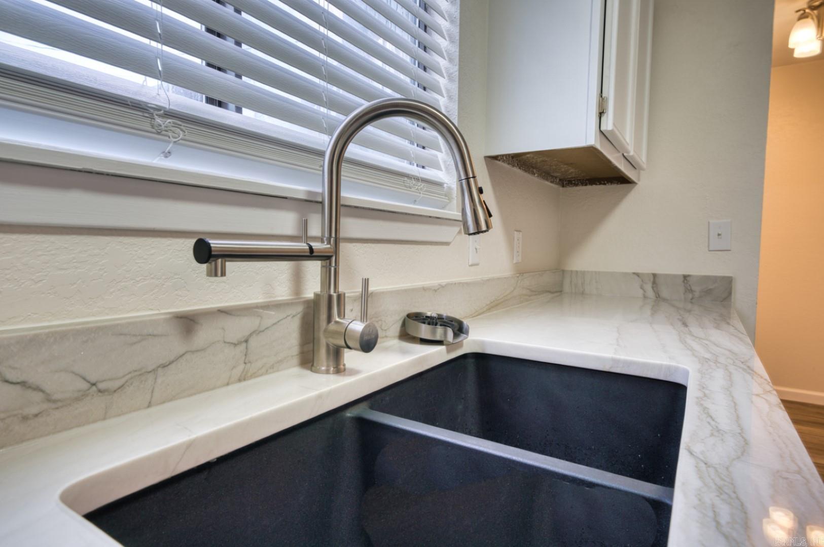 1100 Woodlawn Avenue, Unit 19