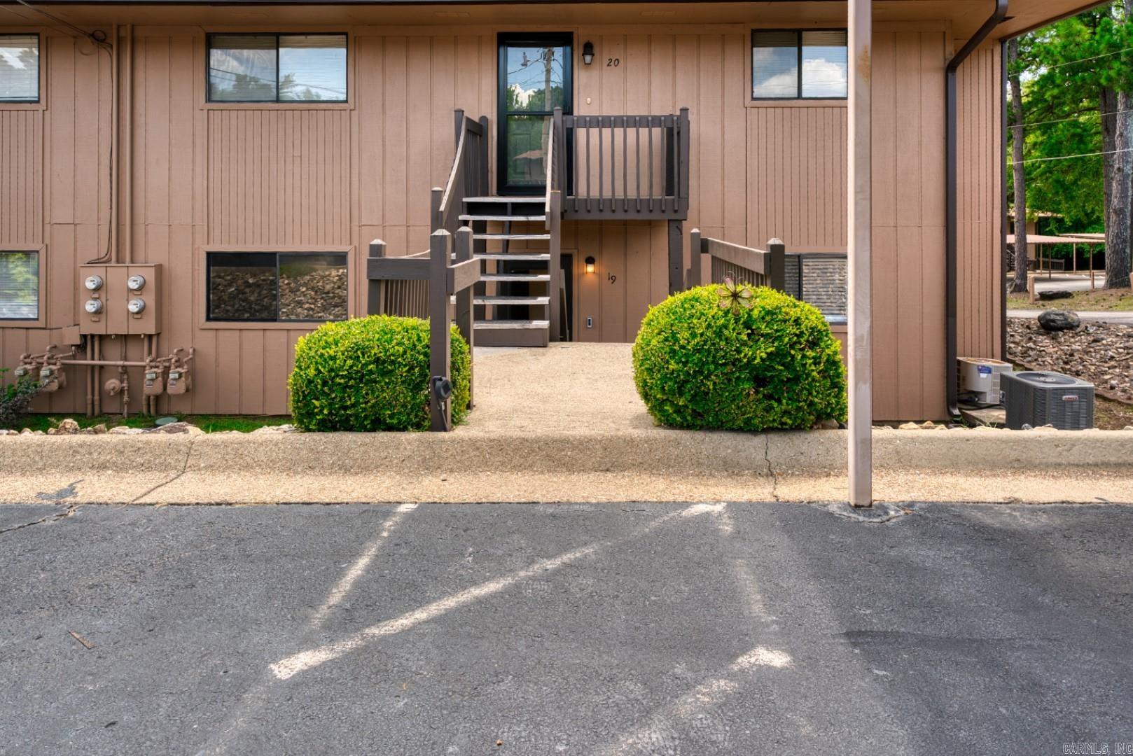 1100 Woodlawn Avenue, Unit 19
