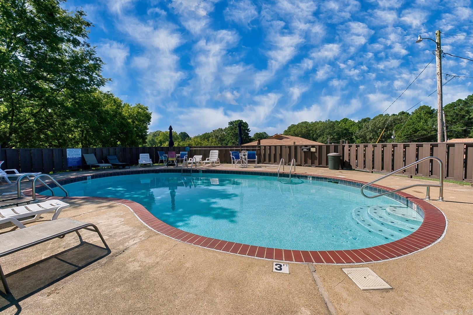 1100 Woodlawn Avenue, Unit 19