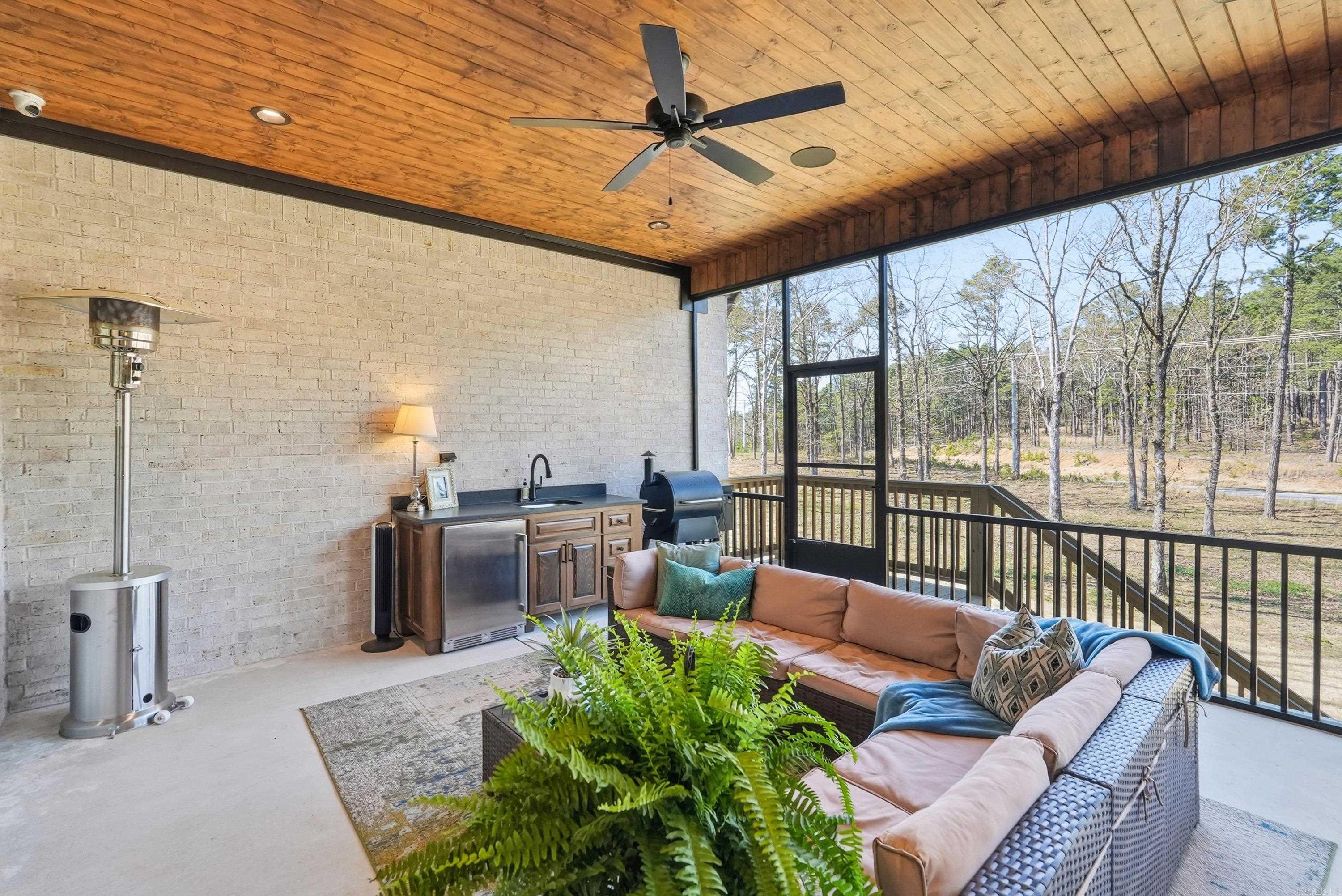 2940 Orchard View Drive
