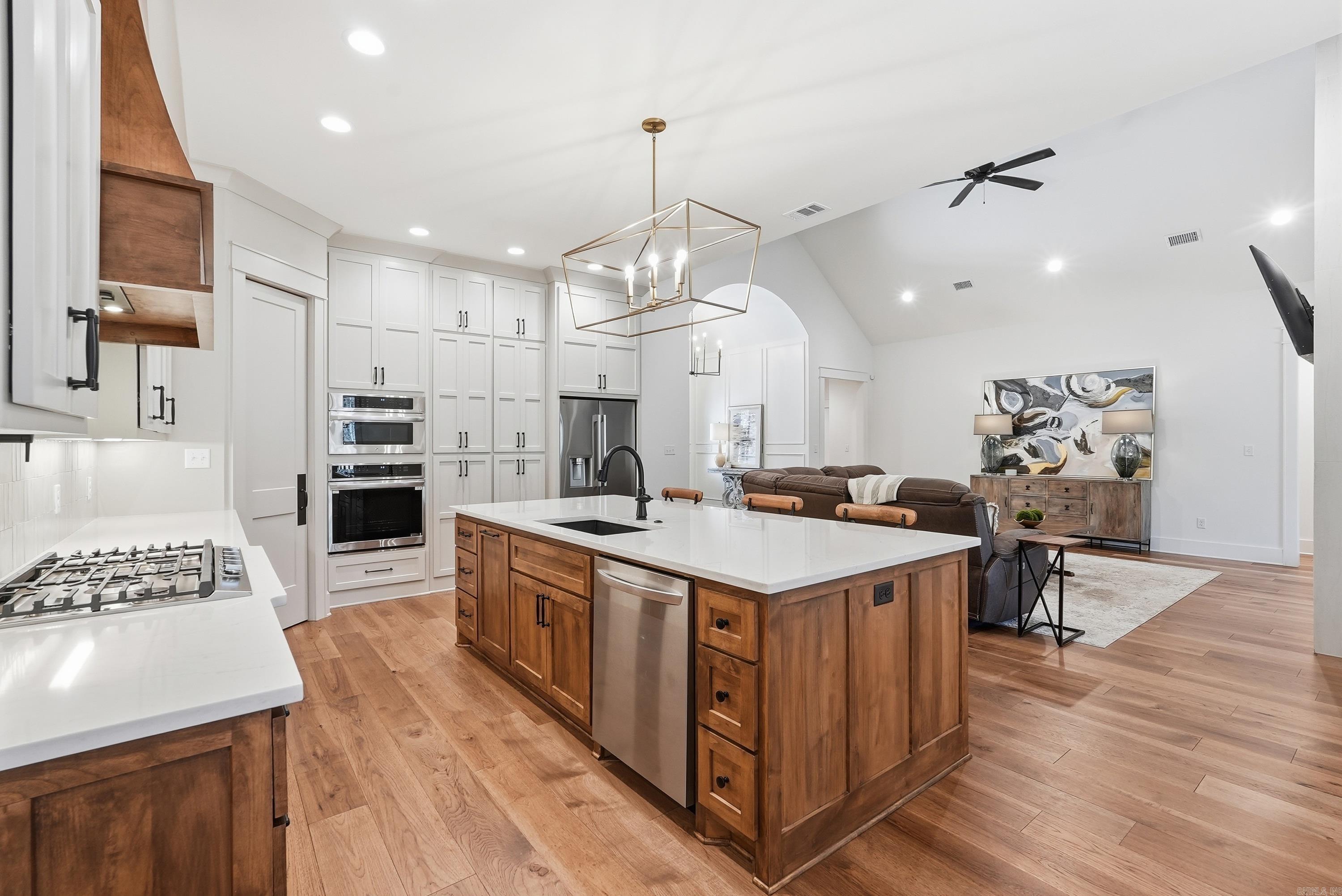 2940 Orchard View Drive