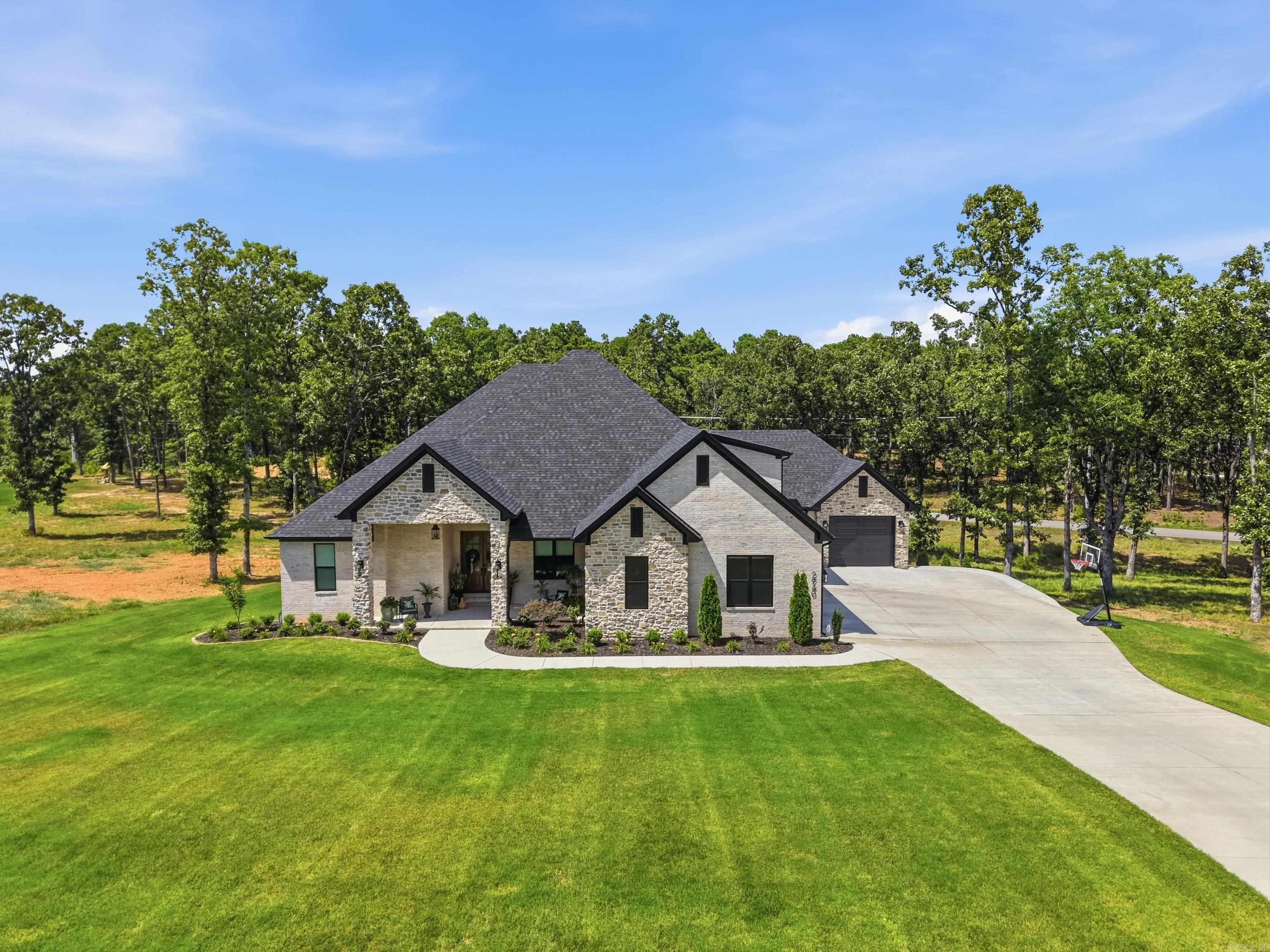 2940 Orchard View Drive