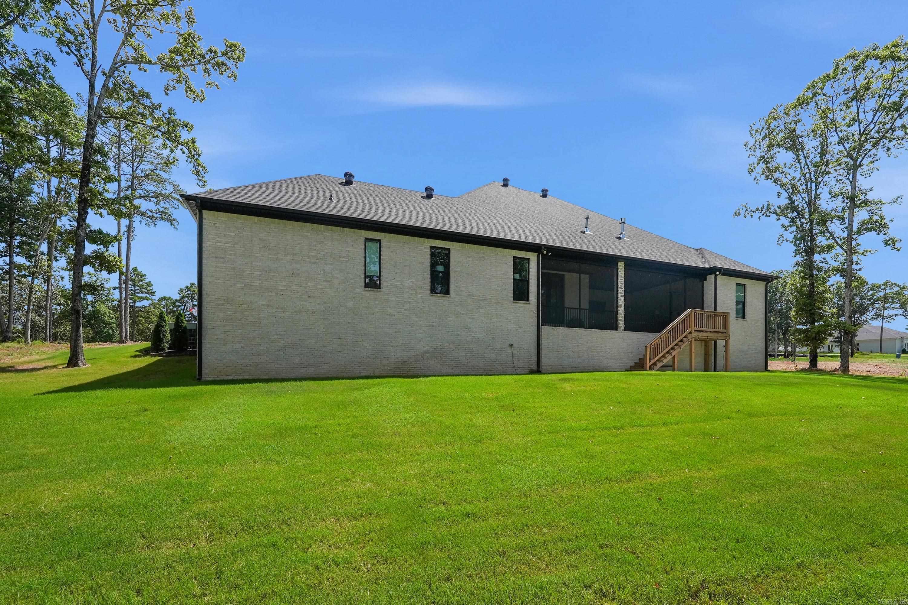 2940 Orchard View Drive